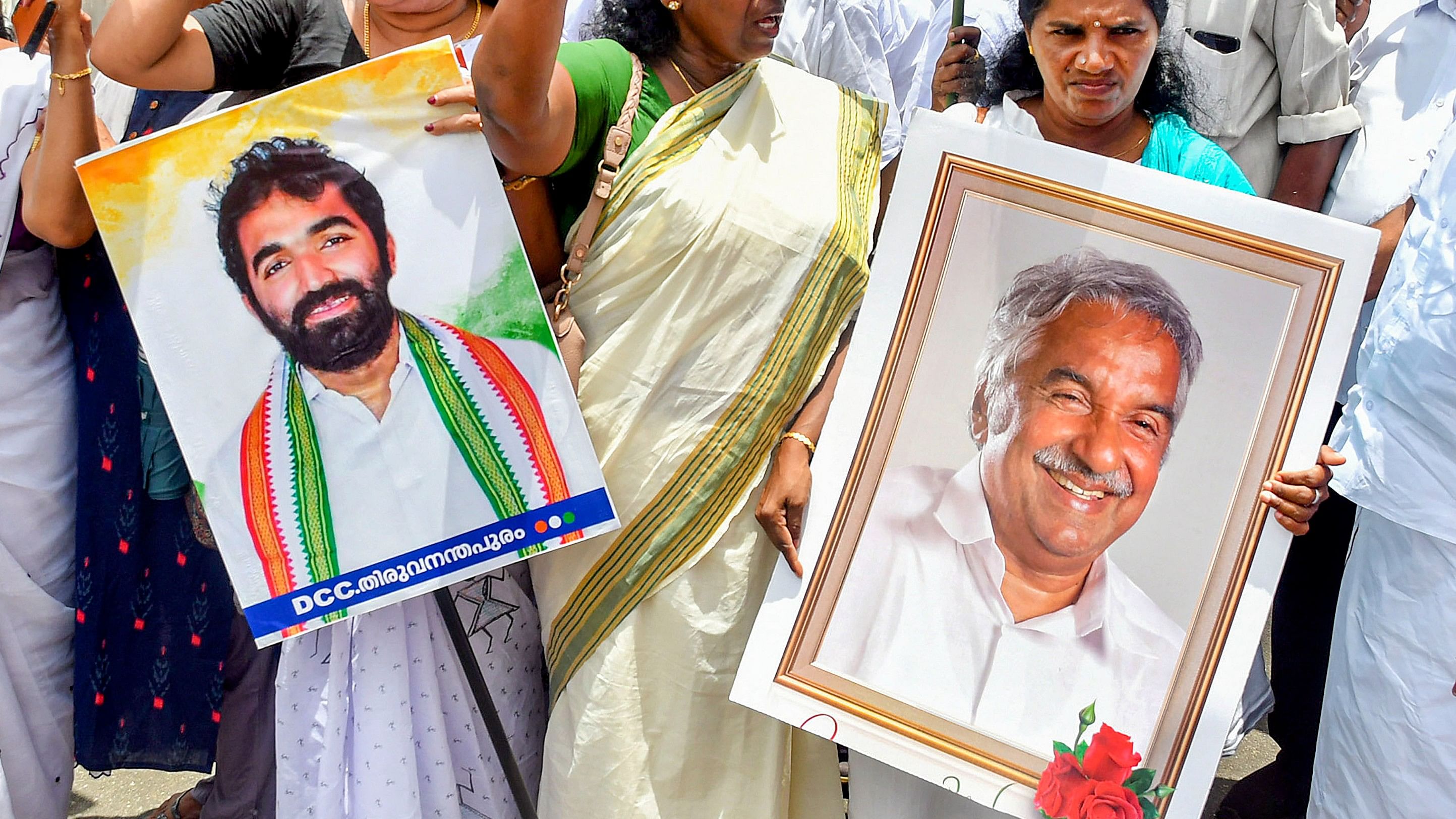 <div class="paragraphs"><p>Mahila Congress workers celebrate the victory of party candidate Chandy Oommen in the Puthuppally by-election, in Thiruvananthapuram, Friday, Sept. 8, 2023.</p></div>