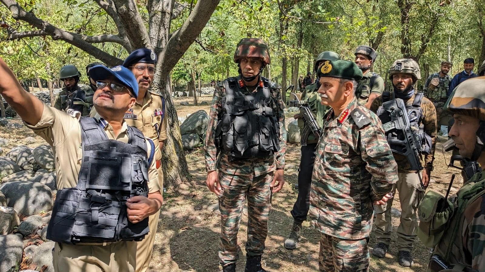 <div class="paragraphs"><p>Lieutenant General Upendra Dwivedi with Army officers in&nbsp;Anantnag.&nbsp;</p></div>