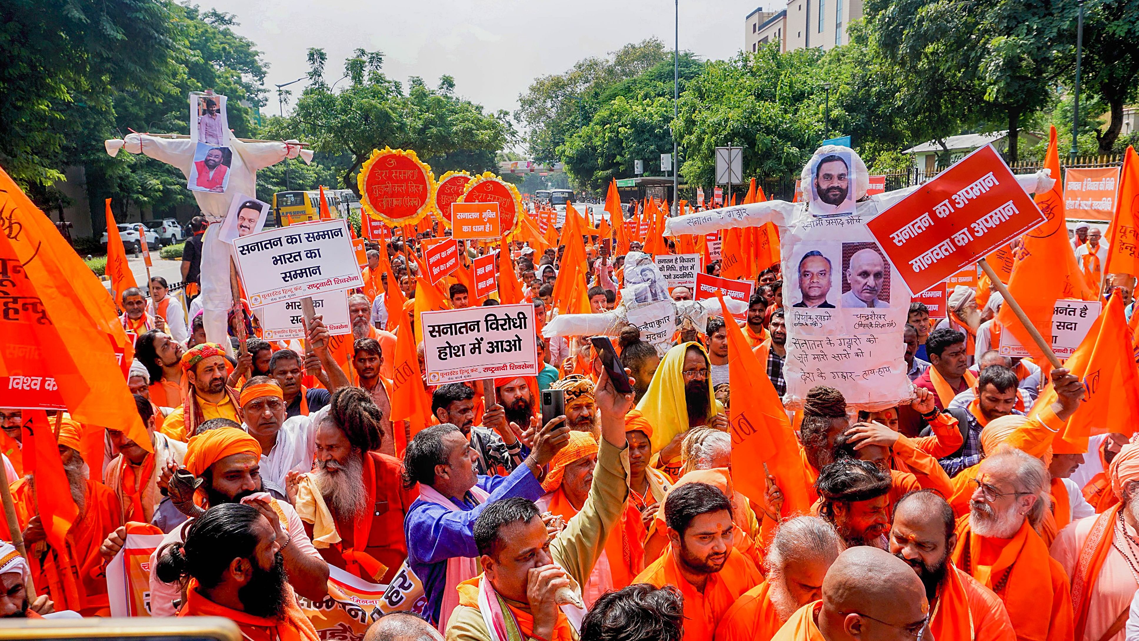 <div class="paragraphs"><p>Members of Sanatan Dharm Manch protest against DMK leader Udhayanidhi Stalin over his alleged anti-Sanatan Dharm remarks, at Chanakyapuri in New Delhi, Monday, September 25, 2023.</p></div>