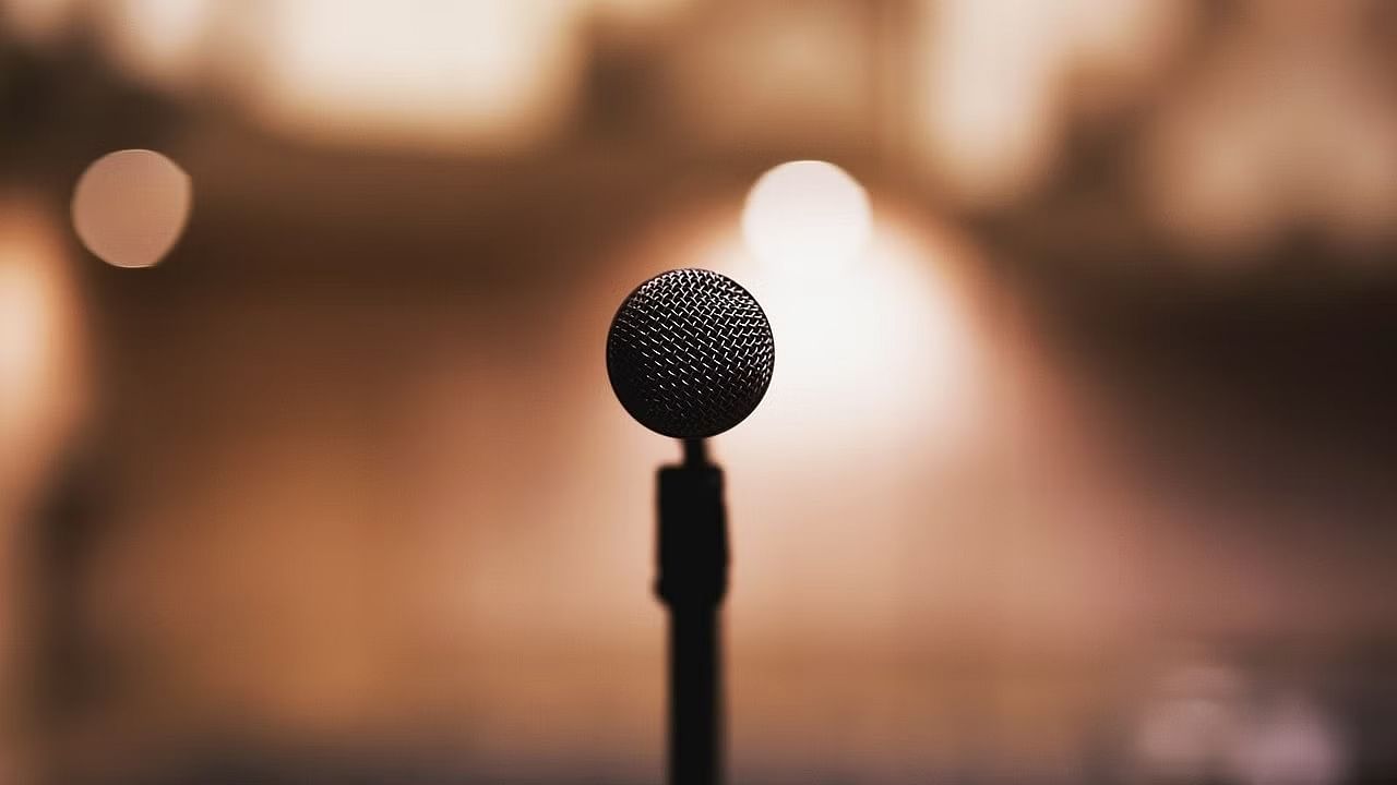 <div class="paragraphs"><p>Representative image showing a microphone.</p></div>