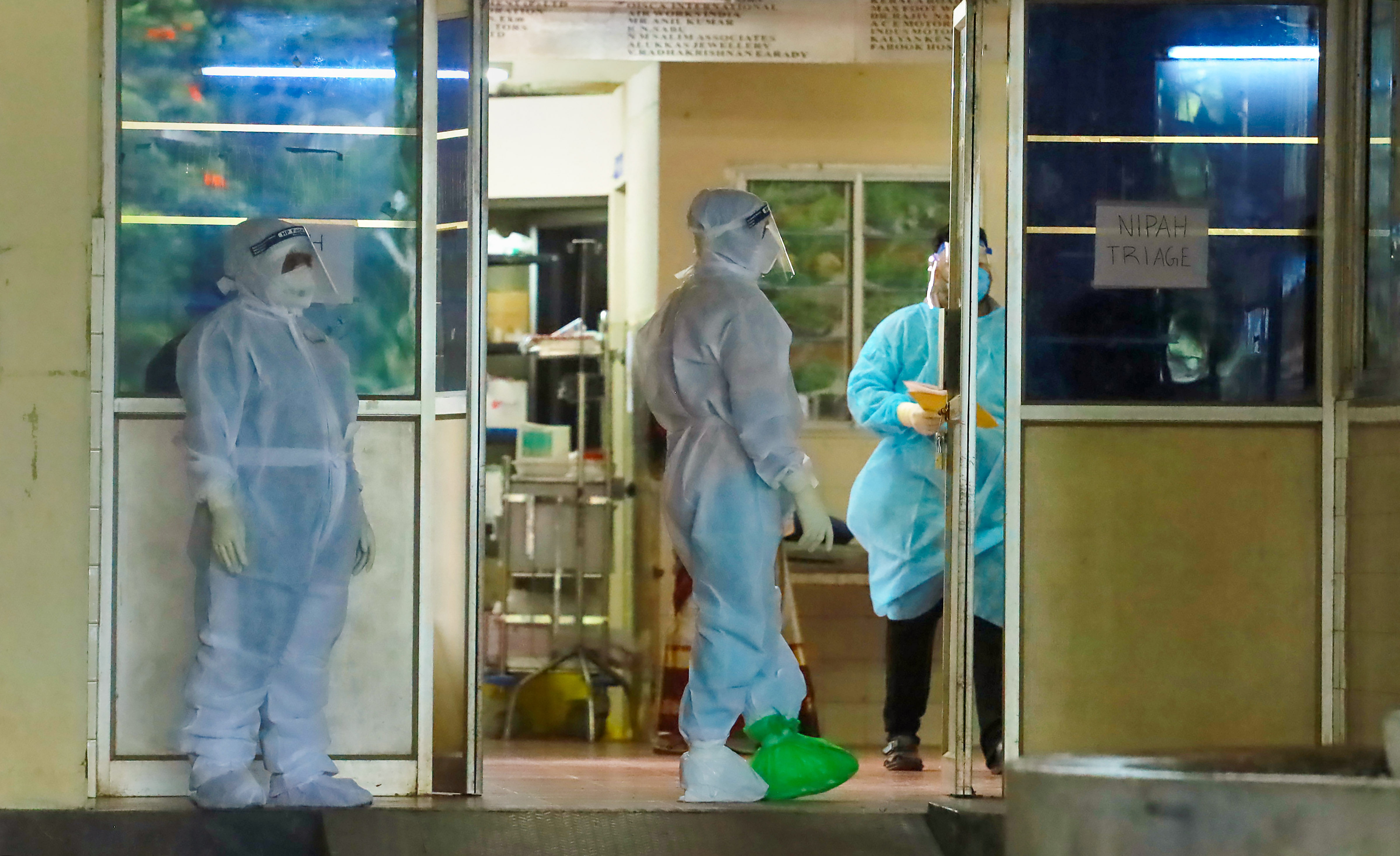 <div class="paragraphs"><p> Health workers wait to admit patients at a Nipah isolation ward at the Medical College, in Kozhikode.</p></div>