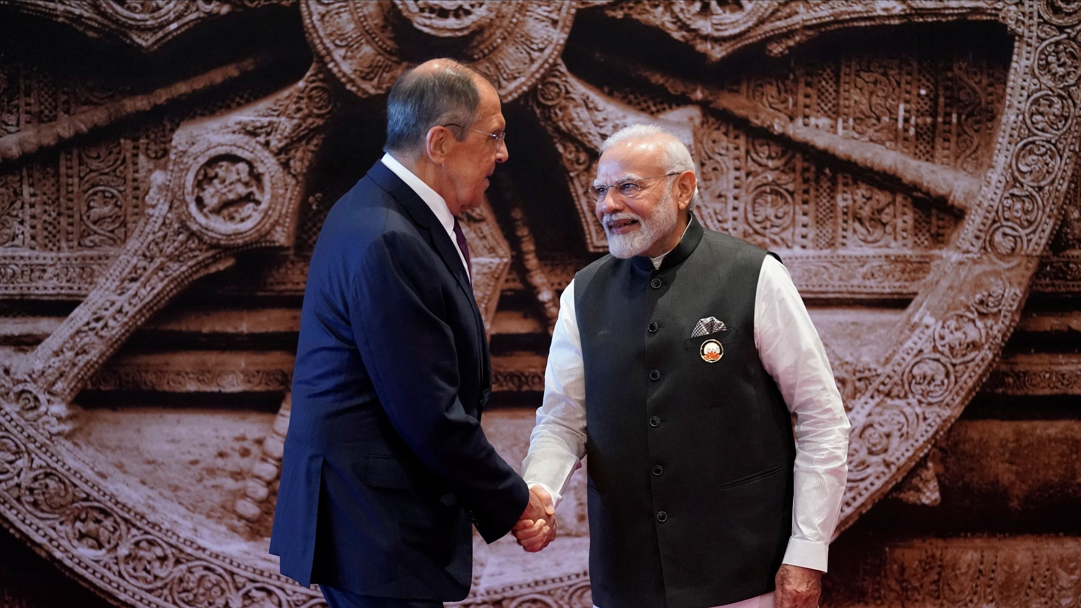 <div class="paragraphs"><p>Prime Minister Narendra Modi welcomes Russian Foreign Minister Sergey Lavrov upon his arrival at Bharat Mandapam convention centre for the G20 Summit, in New Delhi, Saturday, September 9, 2023. </p></div>