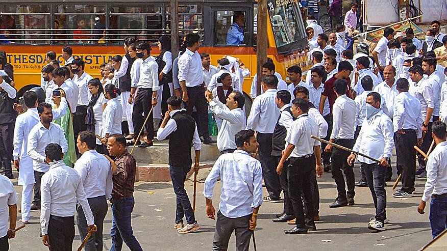 <div class="paragraphs"><p>File photo of advocates staging protest against the police in Hapur.&nbsp;</p></div>