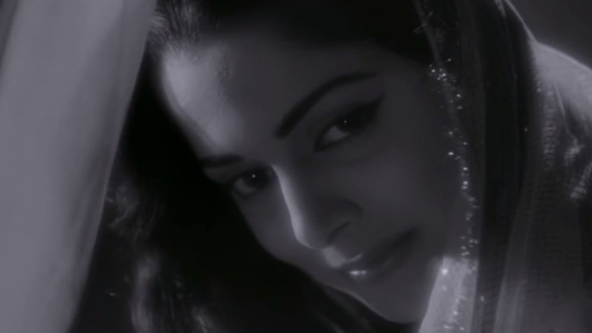 <div class="paragraphs"><p>Waheeda Rehman in Chaudvin ka Chand'.&nbsp;</p></div>