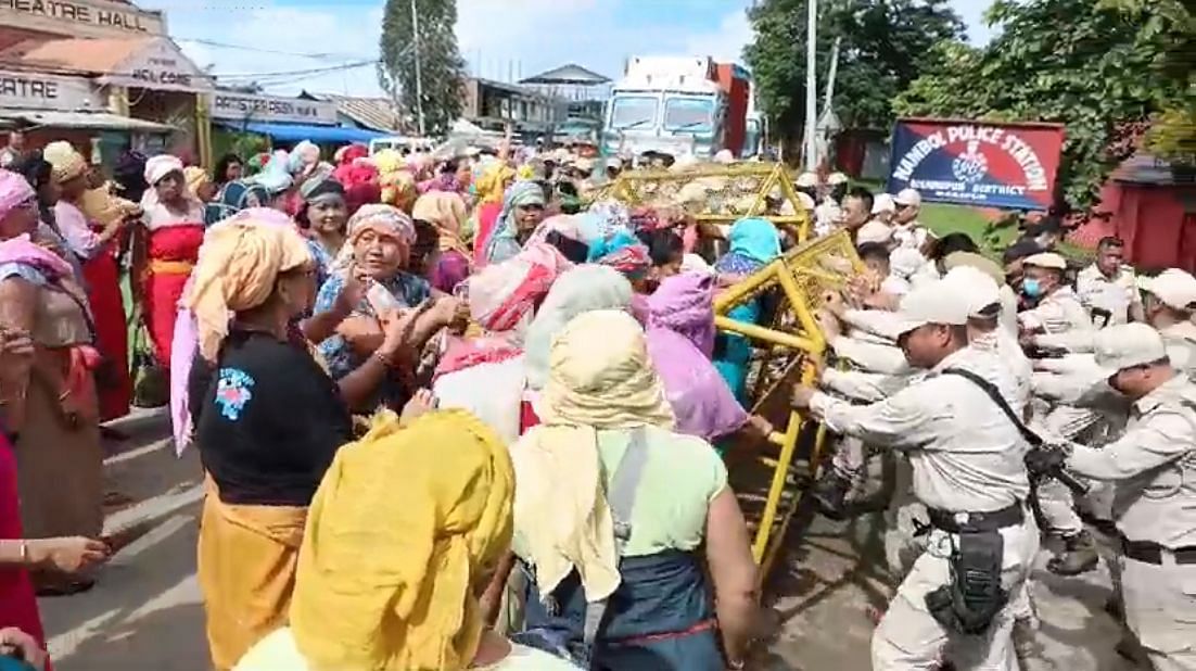 <div class="paragraphs"><p>An image showing Meitei groups trying to storm a police station in Manipur, September 21, 2023.</p></div>