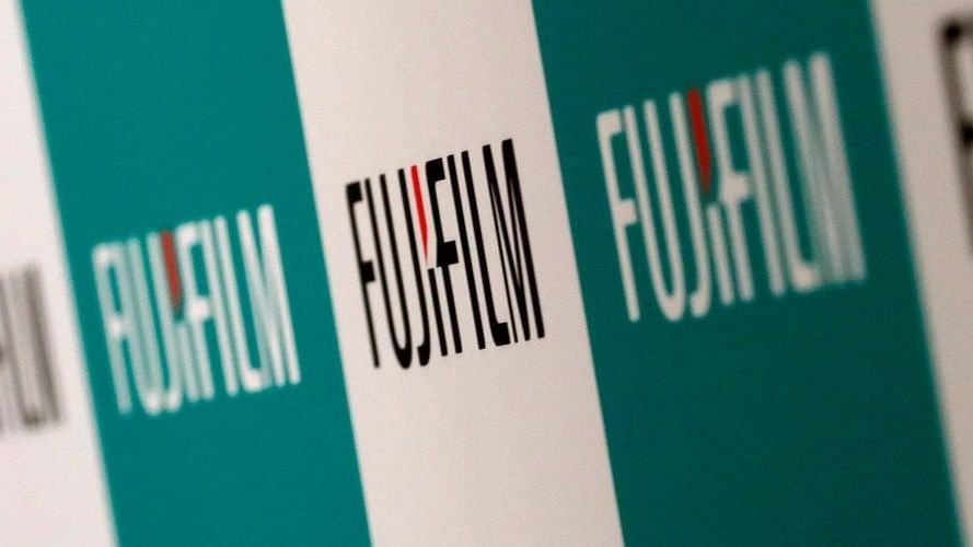 <div class="paragraphs"><p>Fujifilm logo.</p></div>