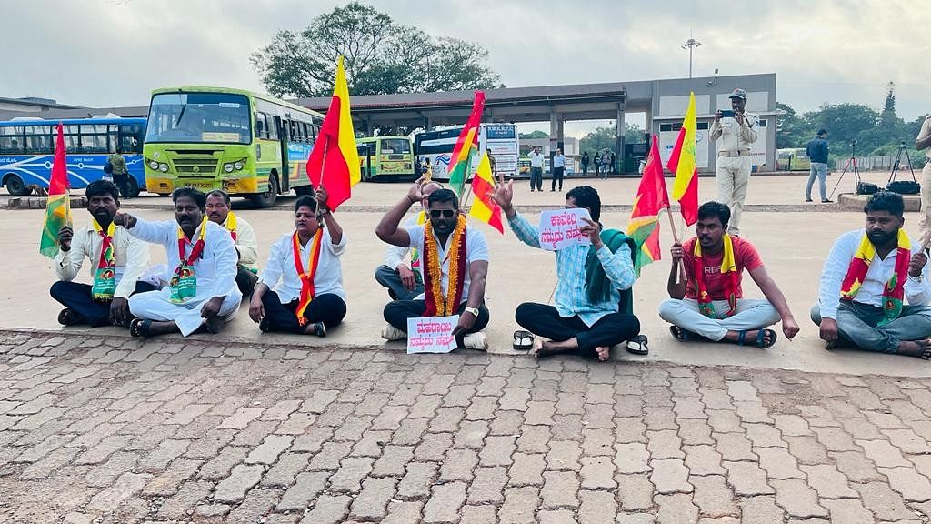 <div class="paragraphs"><p>Activists of Karnataka Rakshana Vedike stage a sit-in protest at Central Bus-Stand in Belagavi on Friday in protest against release of river Cauvery waters to Tamil Nadu during the Karnataka Bandh call. </p></div>