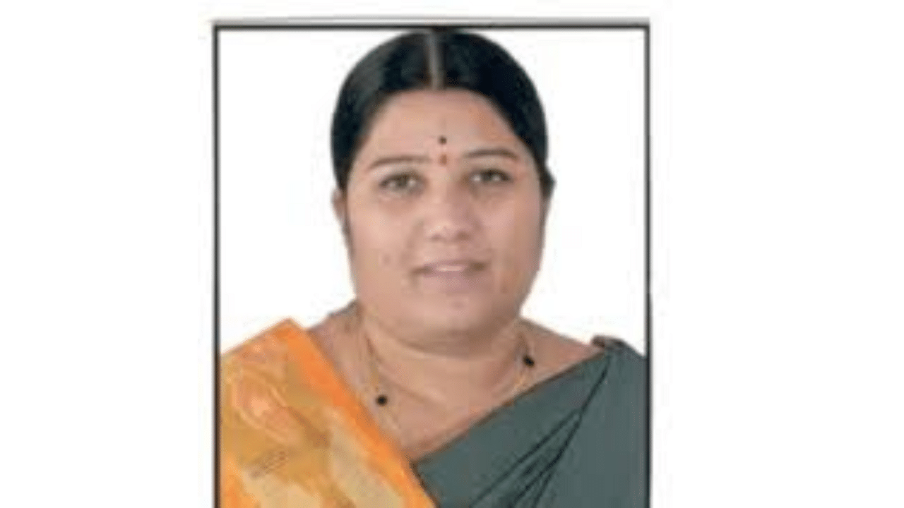 <div class="paragraphs"><p>Devadurga JD(S) MLA Karemma Nayak said there will be no JS(S) truck with BJP in her constituency.</p><p></p></div>