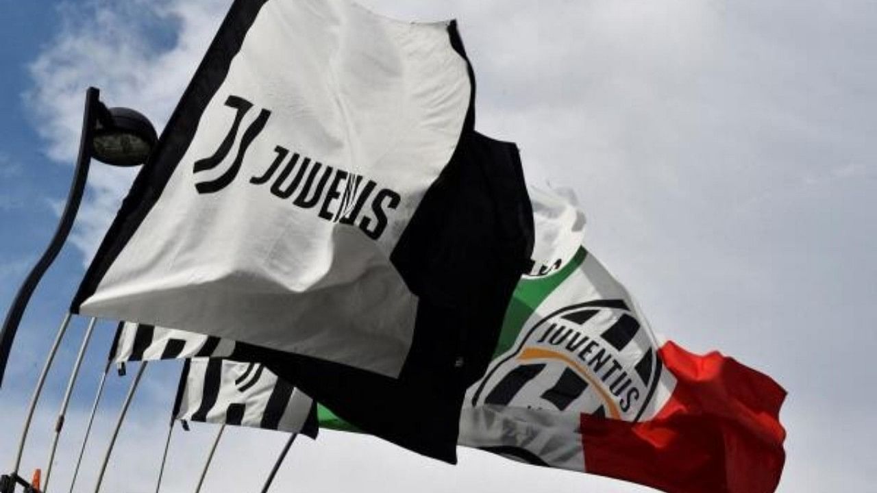 <div class="paragraphs"><p>Juventus flag. </p></div>