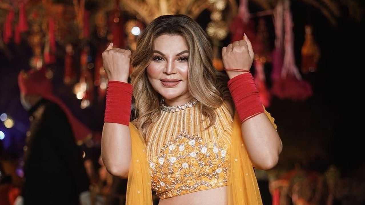 <div class="paragraphs"><p>Rakhi Sawant</p></div>