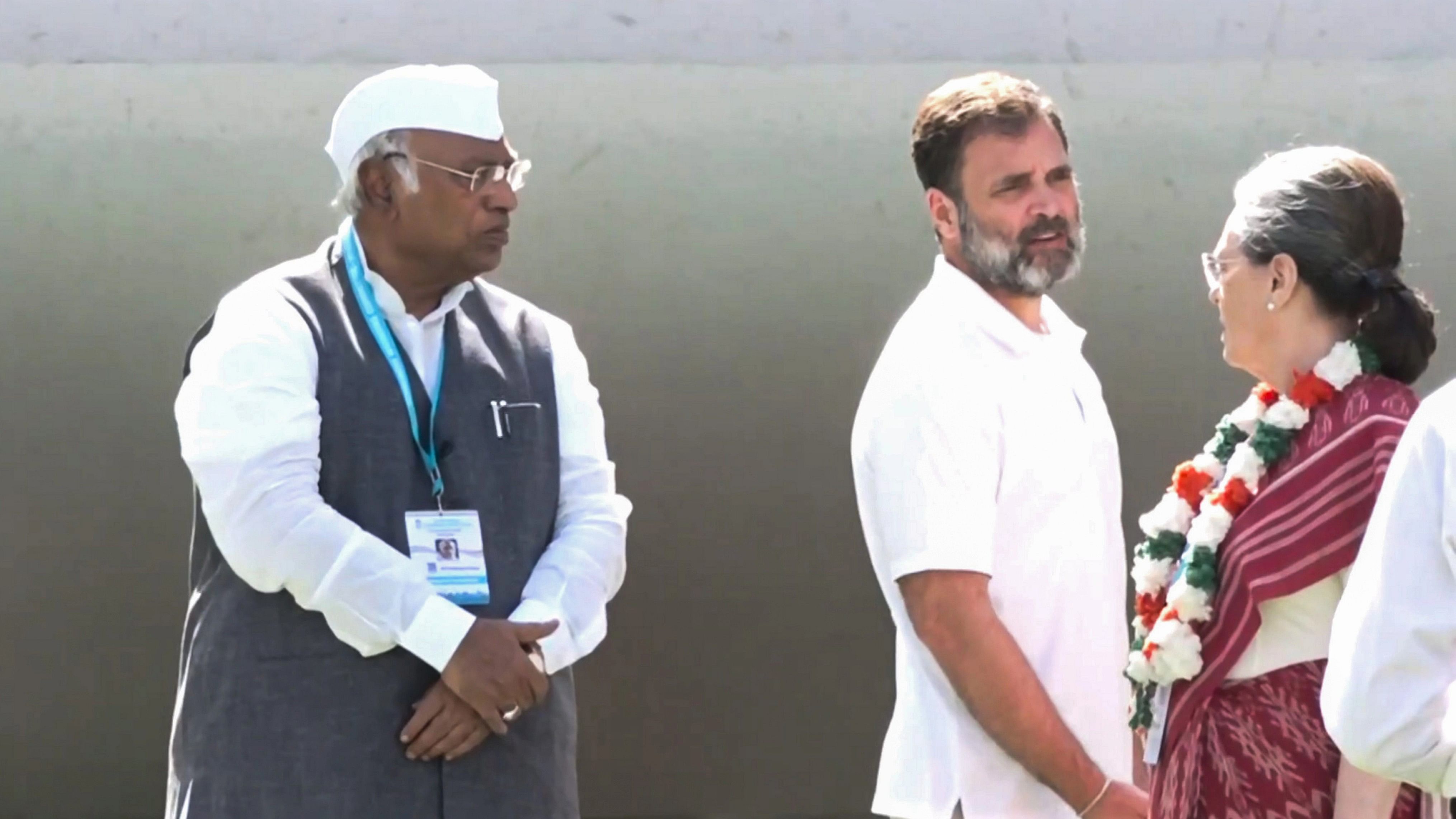 <div class="paragraphs"><p> Congress President Mallikarjun Kharge, former president Sonia Gandhi and party leader Rahul Gandhi during a flag hoisting ceremony, at CWC meeting in Hyderabad, Saturday, Sept. 16, 2023.   </p></div>