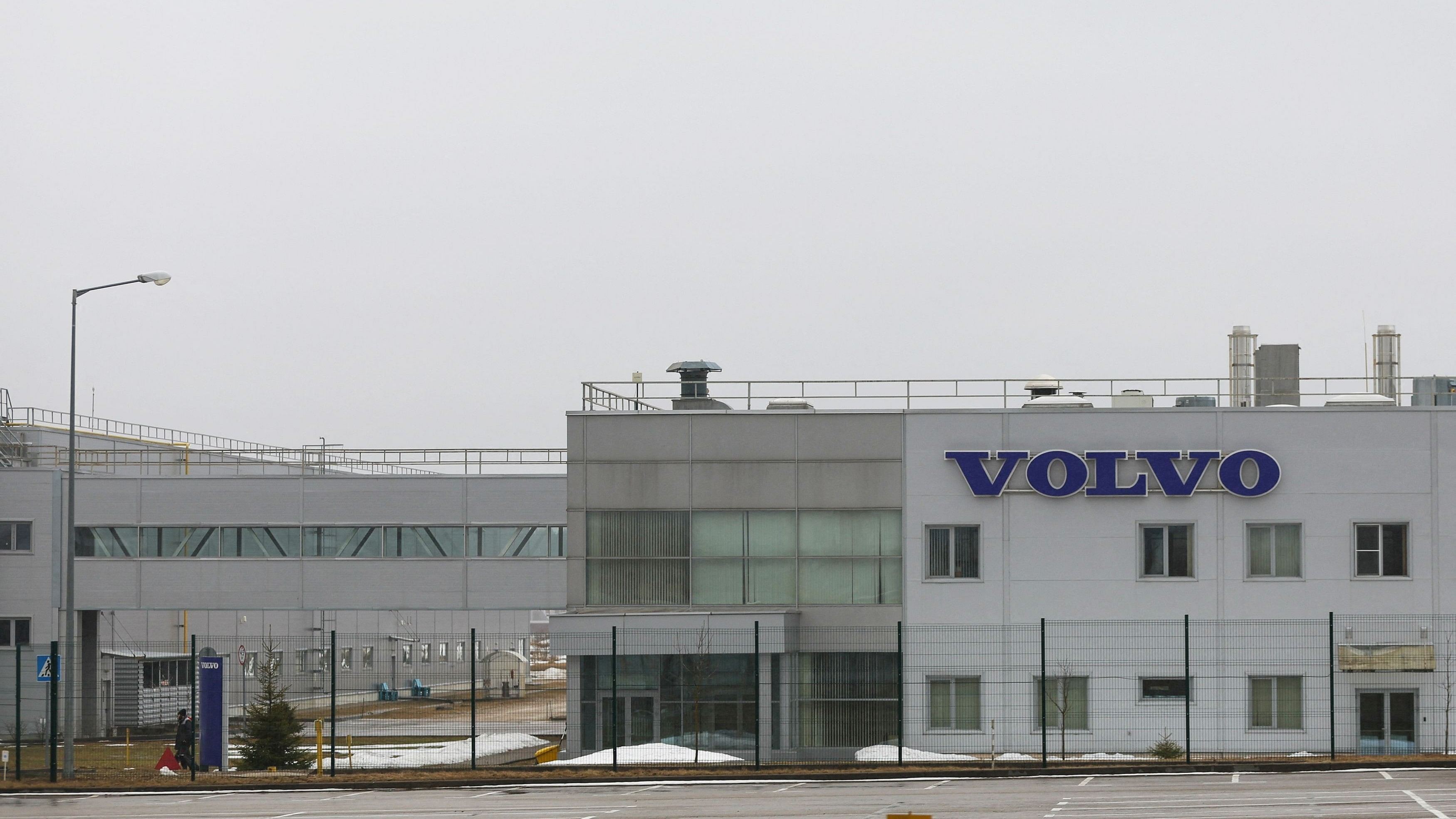 <div class="paragraphs"><p>A view shows the Volvo Trucks plant.</p></div>