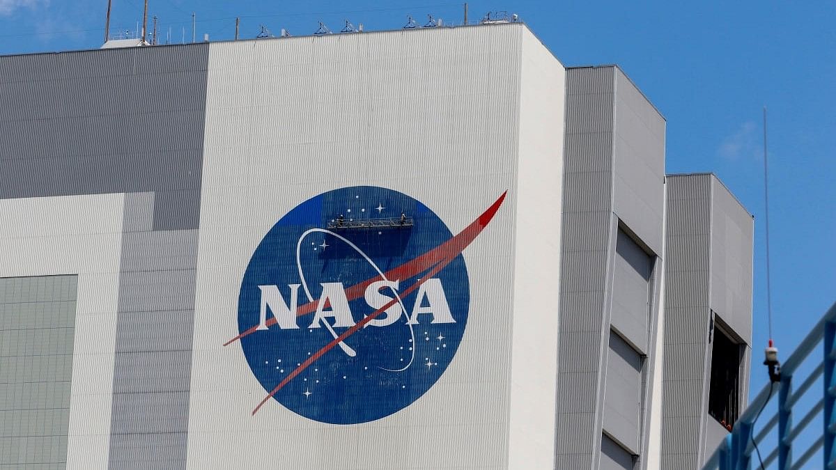 <div class="paragraphs"><p>The logo of NASA.</p></div>