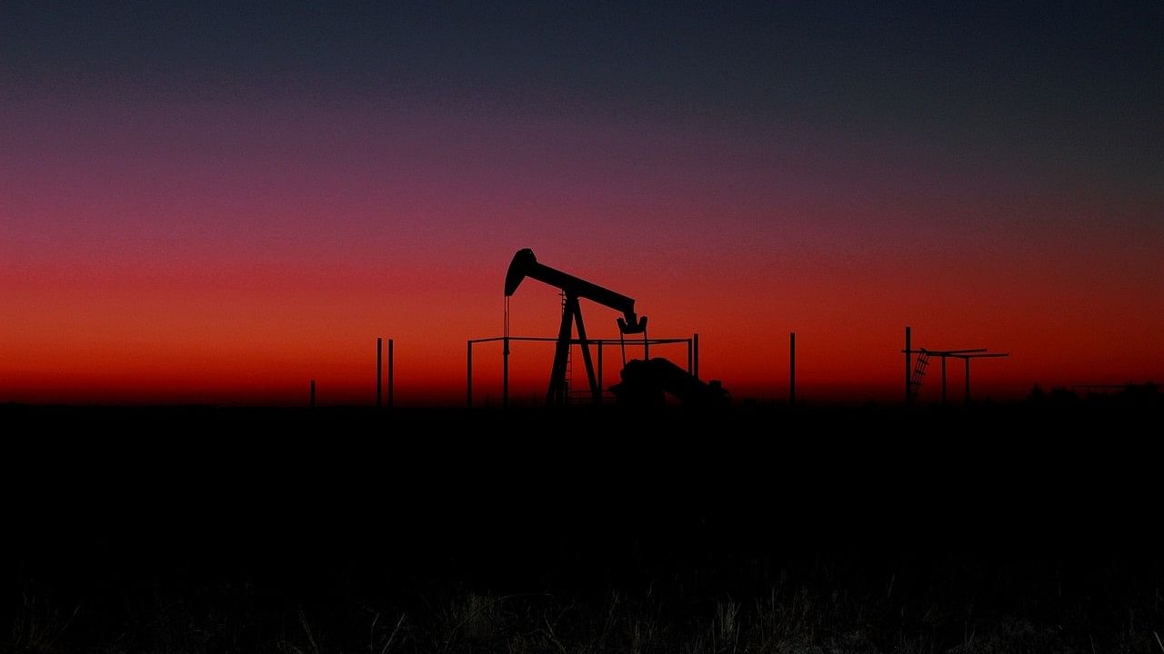 <div class="paragraphs"><p>Representative image of oil field. </p></div>