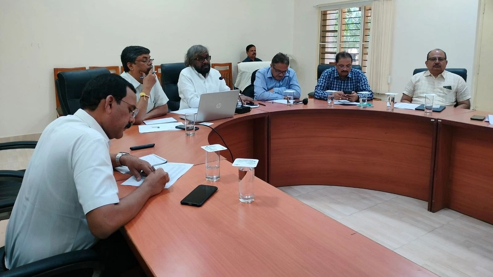 <div class="paragraphs"><p>Forest, Ecology and Environment Minister Eshwar B Khandre holds a meeting with wildlife officials at Bannerghatta Biological Park&nbsp;on&nbsp;Thursday.</p></div>