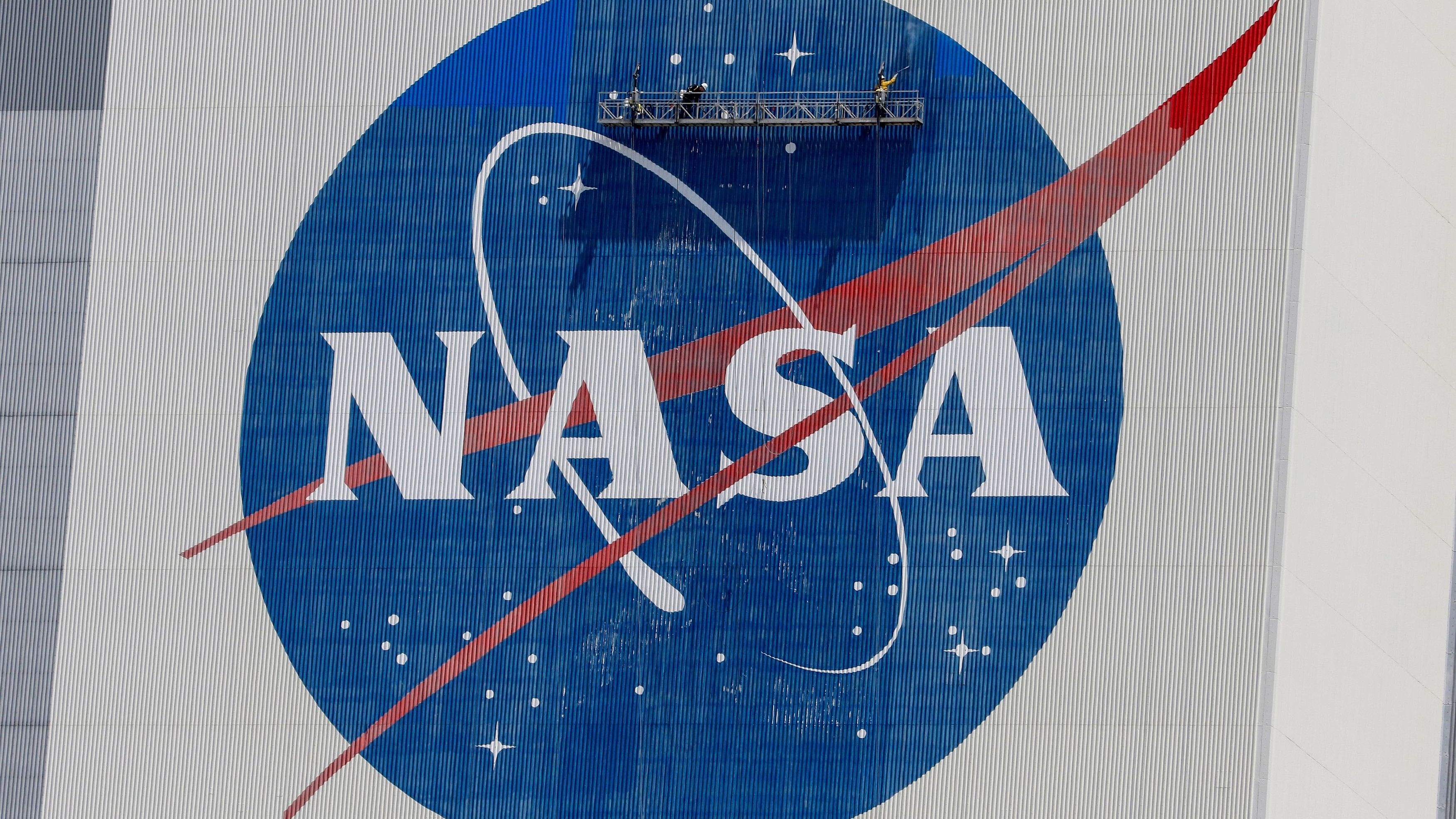 <div class="paragraphs"><p>NASA logo.</p></div>