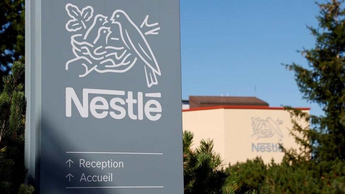 <div class="paragraphs"><p>Nestle logo.</p></div>