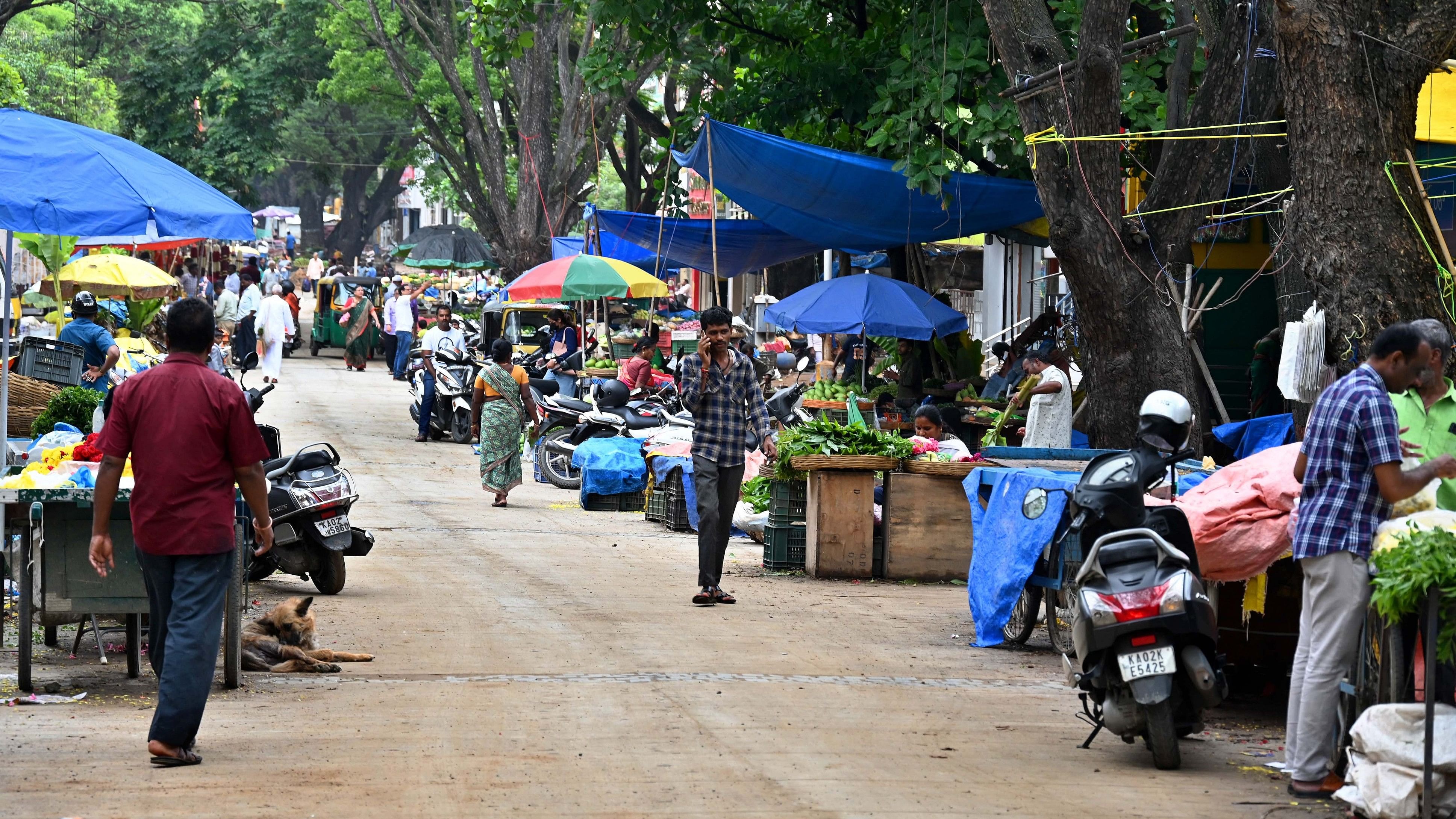 <div class="paragraphs"><p>Traders complain that the BBMP has drastically reduced the width of the road. </p></div>