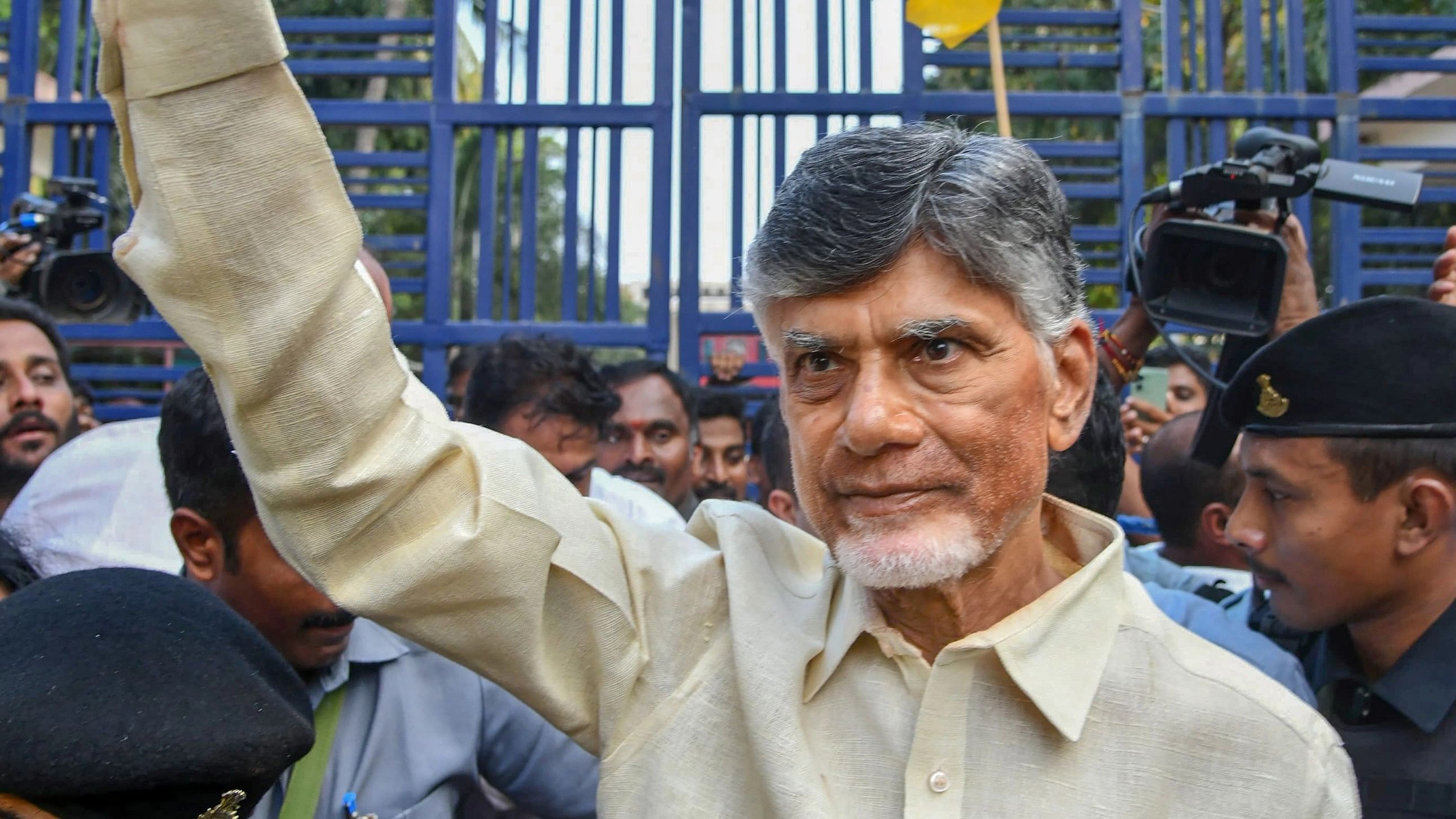 <div class="paragraphs"><p>Telugu Desam Party chief N Chandrababu Naidu leaves from Rajamundry Central Prison after he was granted 4 weeks interim bail by Andhra Pradesh HC on medical grounds, in Rajamahendravaram.</p></div>