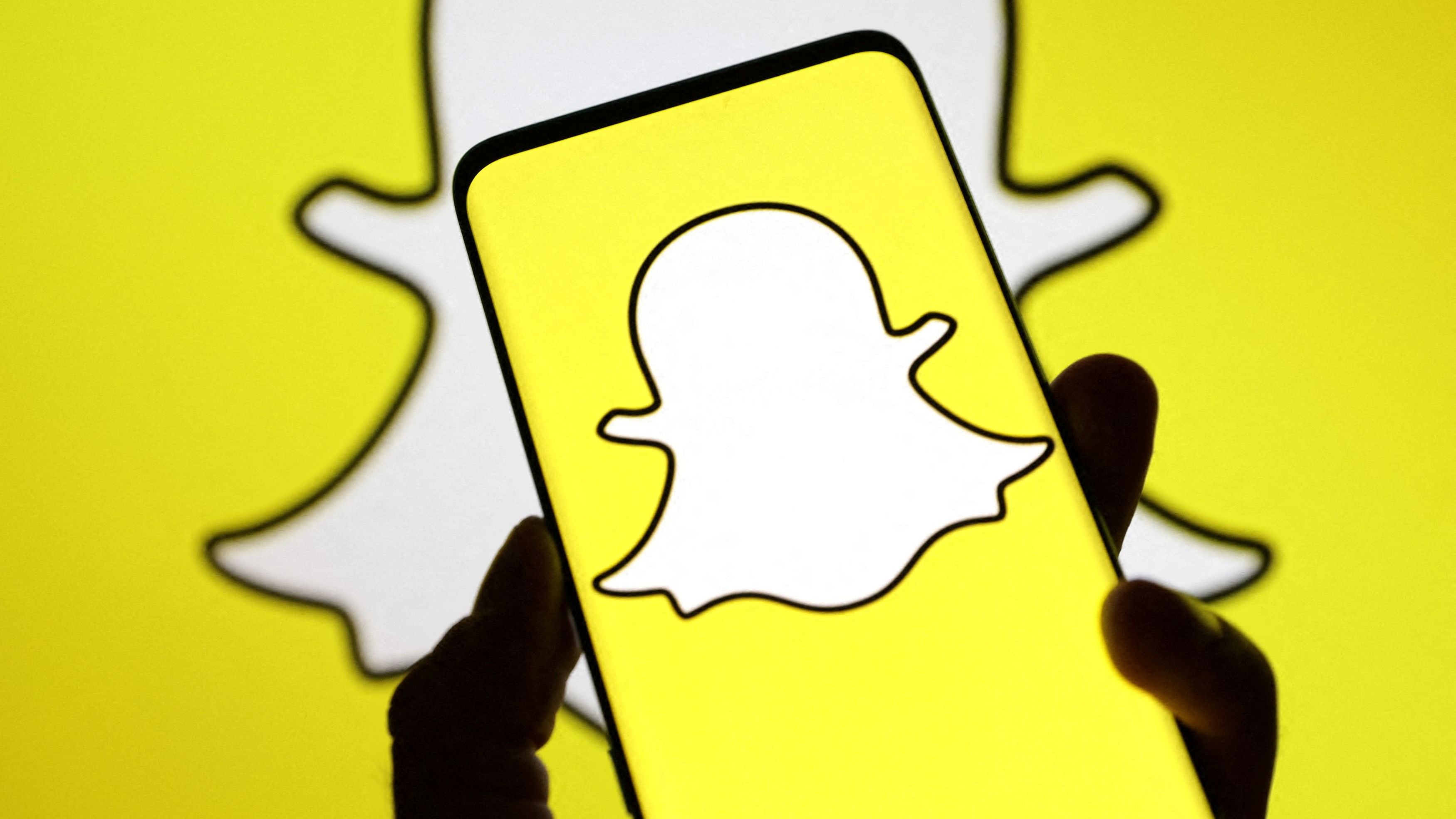 <div class="paragraphs"><p>The Snapchat logo.</p></div>