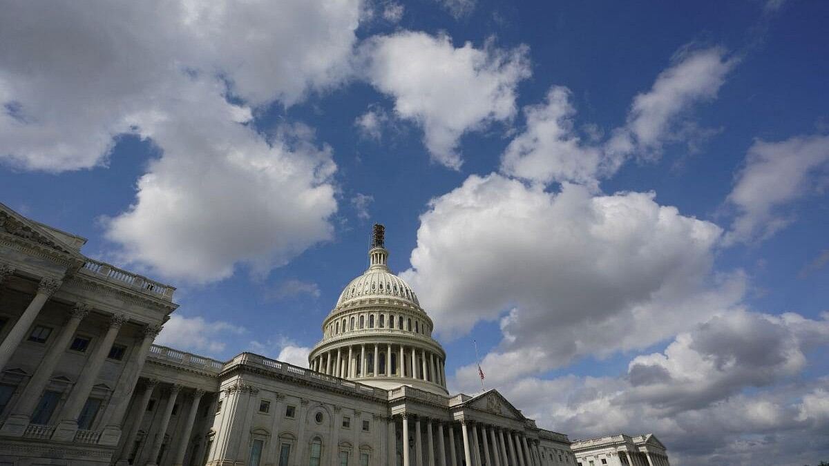 <div class="paragraphs"><p>View of the US Capitol.</p></div>