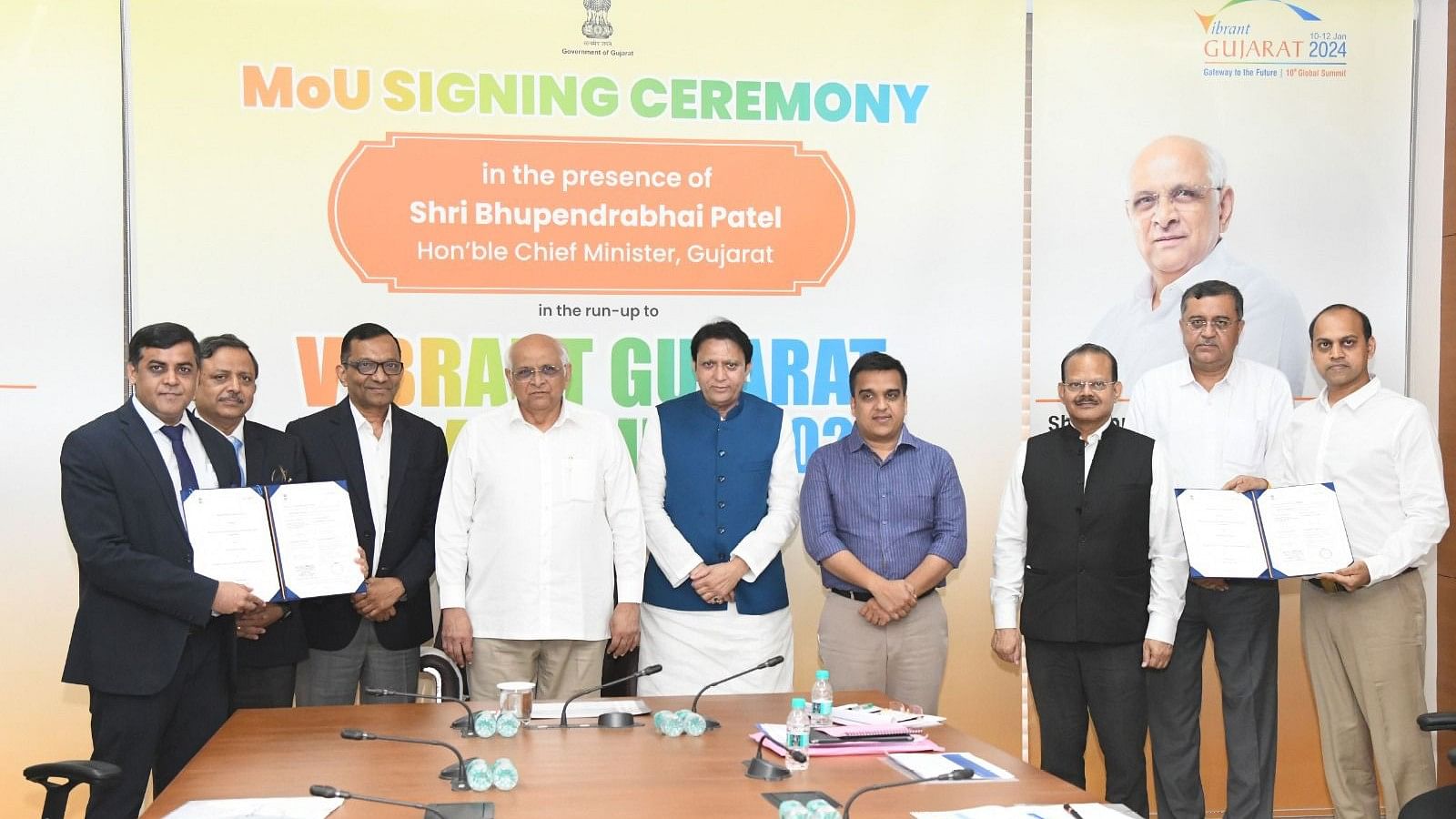 <div class="paragraphs"><p>The MoU was signed in the presence of Chief Minister Bhupendra Patel.</p></div>