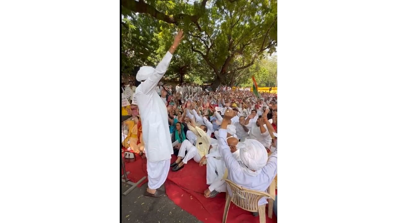 <div class="paragraphs"><p>At its 'mahapanchayat' held at the Jantar Mantar on Sunday, the members raised several demands, including jobs for villagers, plots to make them self-reliant, and relief from taxes and fees, including house tax, conversion charge, and parking fee.&nbsp;</p><p><br></p></div>