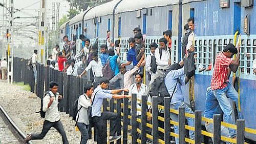 <div class="paragraphs"><p>At least 3,092 cases of ticketless or unauthorised travel were detected, and more than Rs 8.6 lakh were collected in fines in a single day.</p></div>