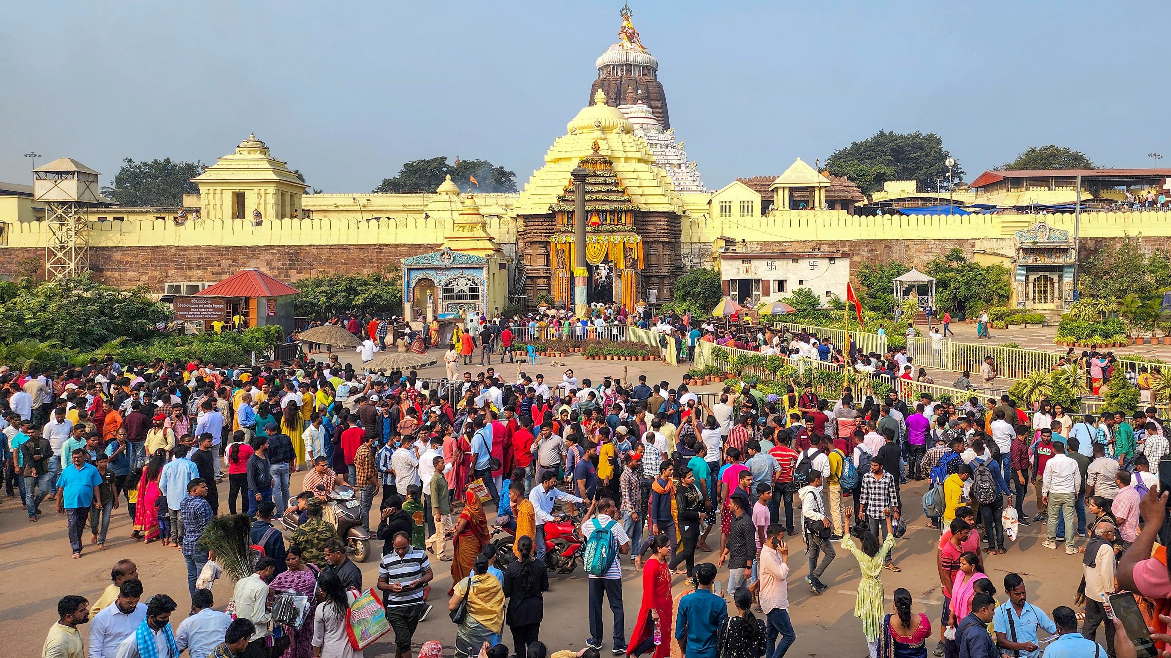 <div class="paragraphs"><p>Devotees throng the Shree Jagannath temple in Puri.&nbsp;</p></div>