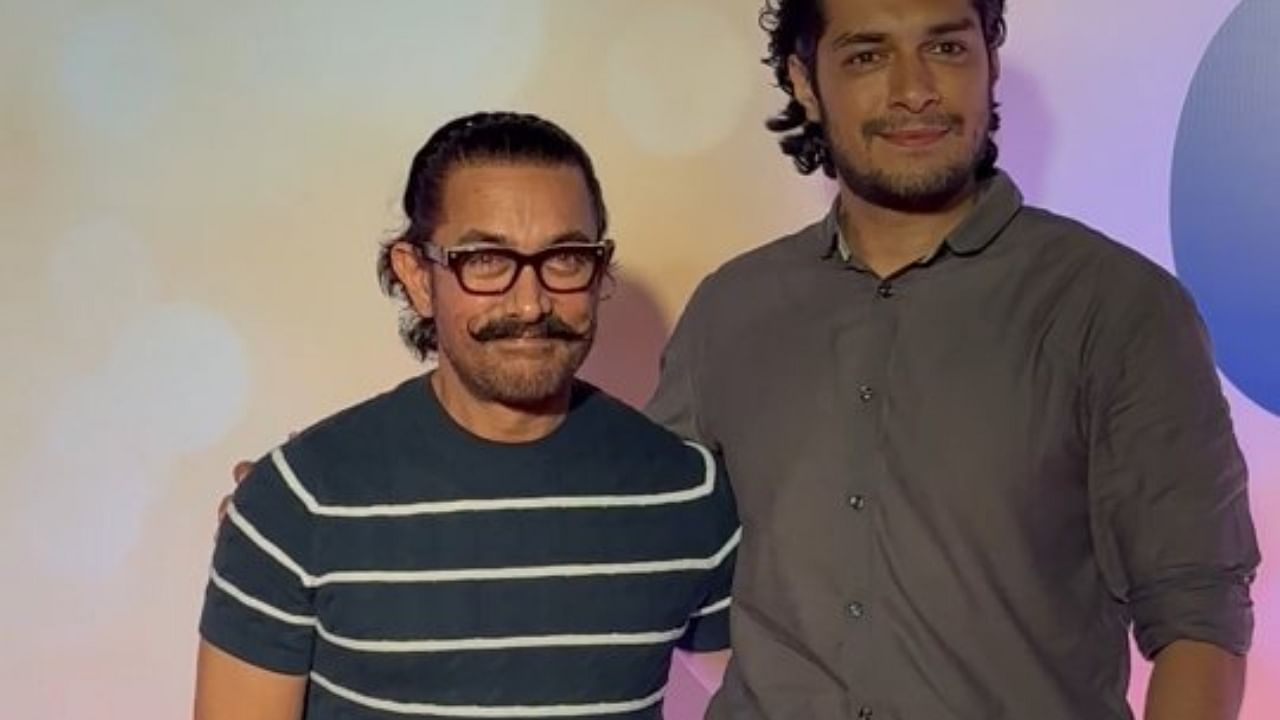 <div class="paragraphs"><p>Aamir Khan with son Junaid Khan.</p></div>