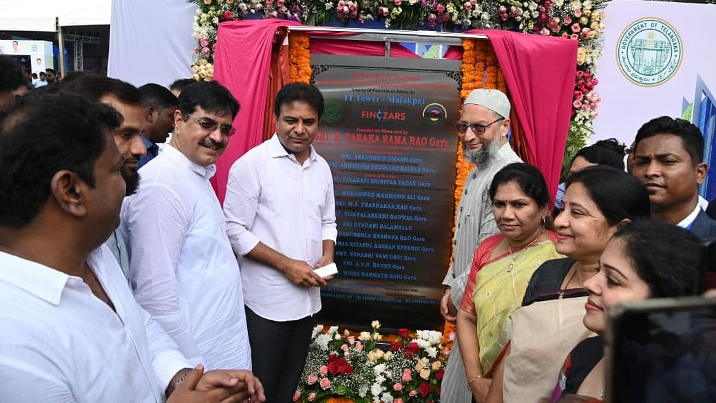 <div class="paragraphs"><p>KTR at the foundation laying ceremony of the IT tower. AIMIM chief Asaduddin Owaisi is also seen.</p></div>