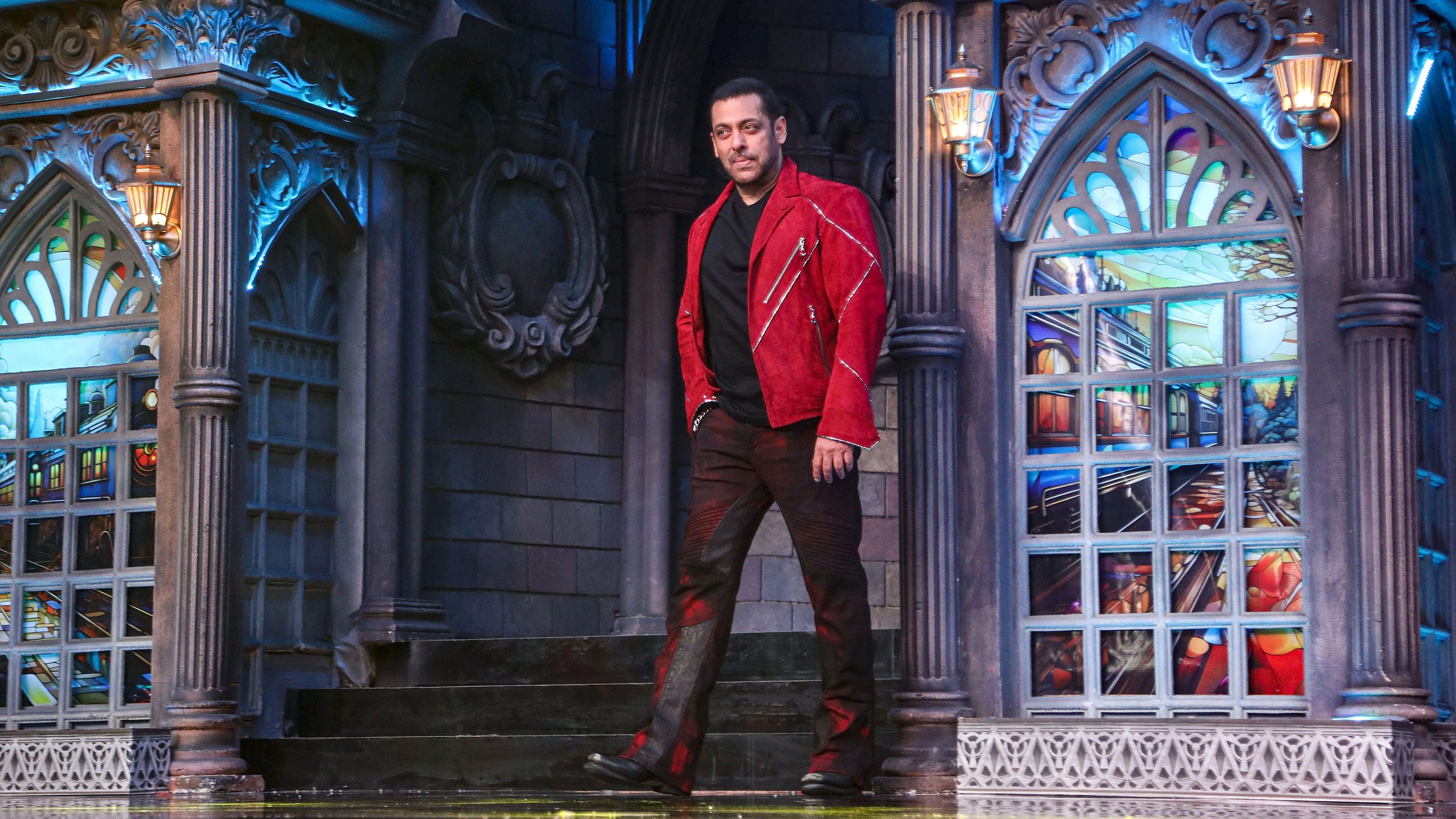 <div class="paragraphs"><p>Actor Salman Khan poses for photos during the launch of Bigg Boss season 17 on the set, in Mumbai, Thursday, Oct. 12, 2023. </p></div>
