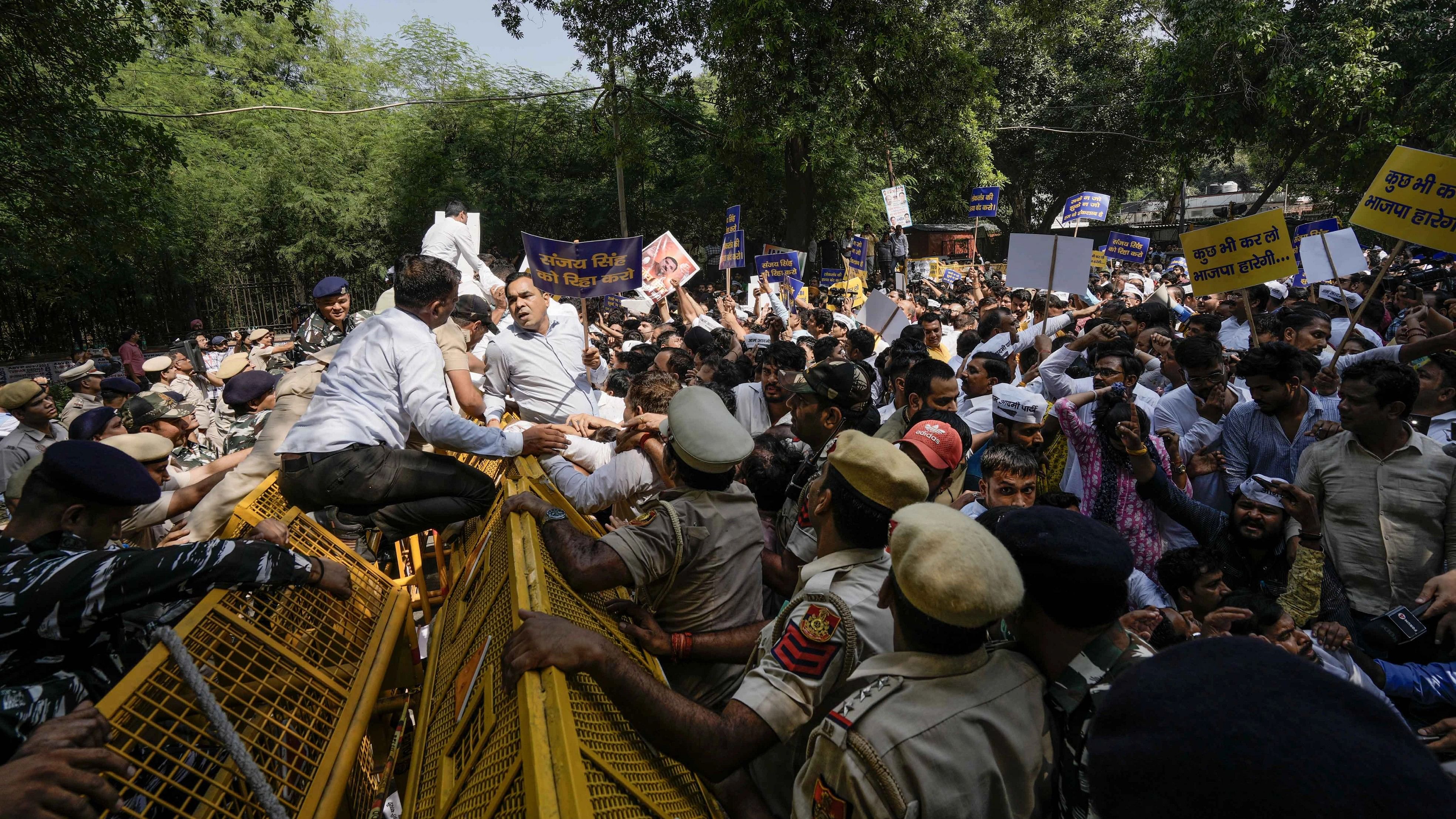 <div class="paragraphs"><p>AAP workers protest against the arrest of party's MP Sanjay Singh by ED in Delhi excise policy case, at BJP headqarters in New Delhi.</p></div>