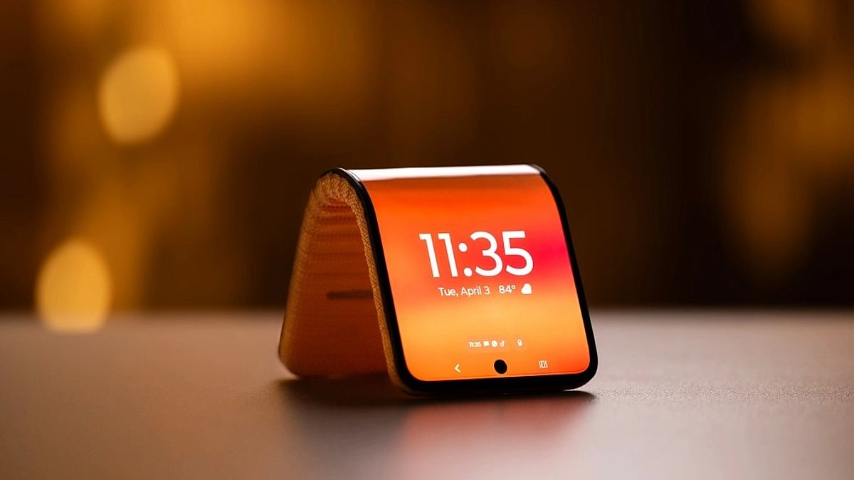 Slapper Phone Motorola's concept foldable phone can transform into slap-on smart bracelet