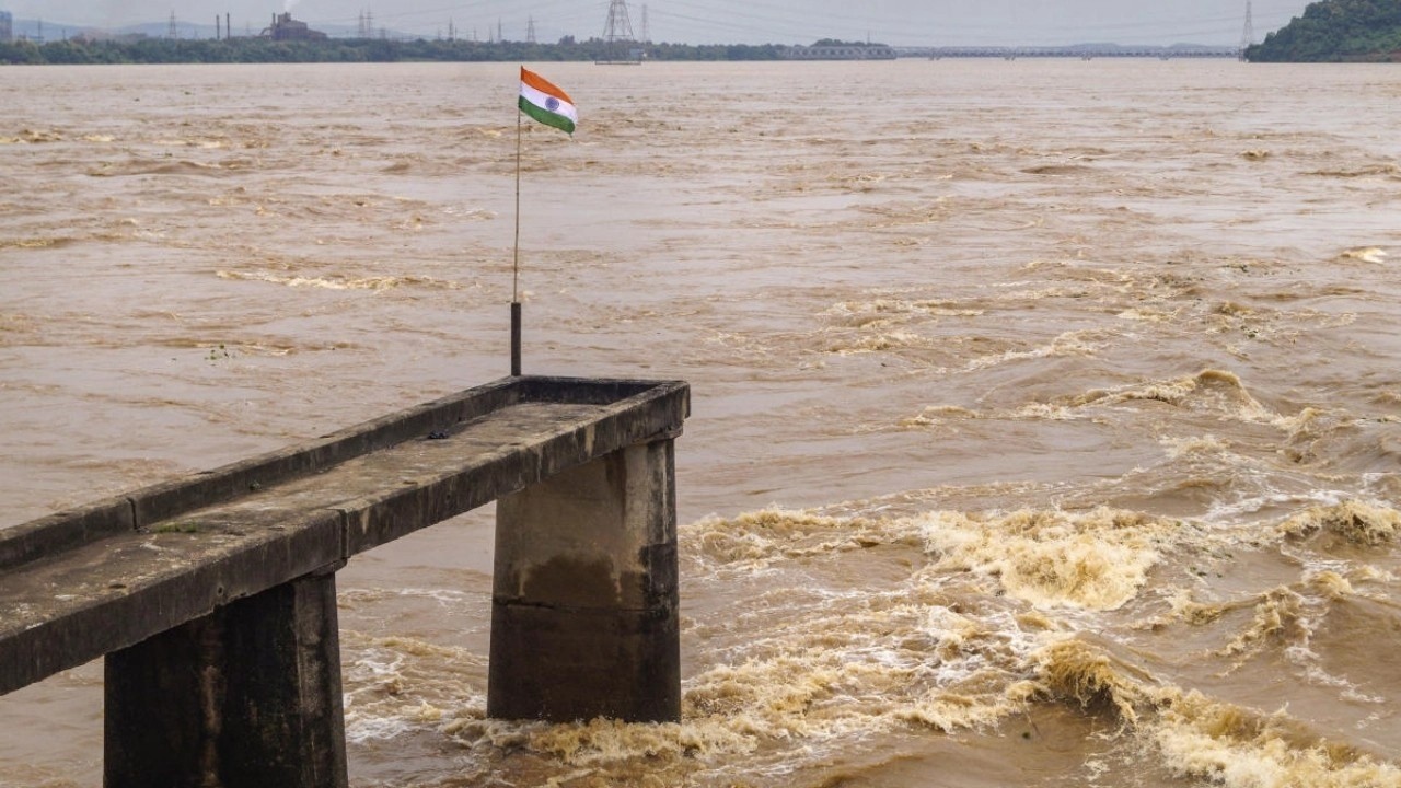 <div class="paragraphs"><p>Hirakud dam in Cuttack, Odisha.</p></div>