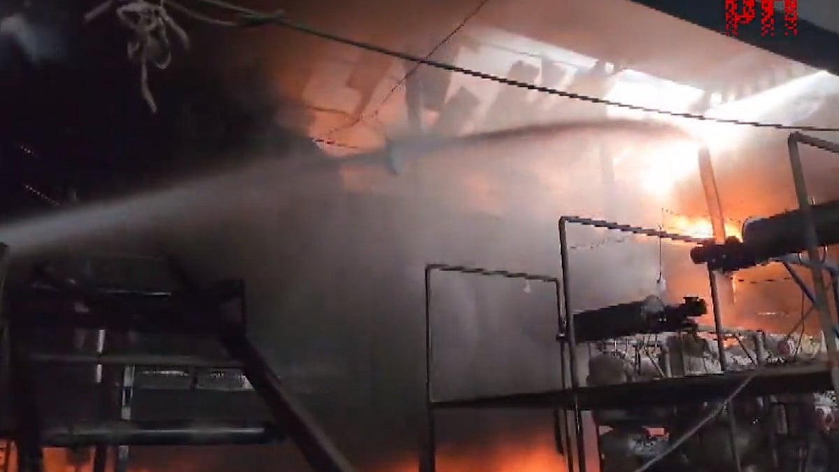 Fire erupts at textile factory in Surat; none hurt