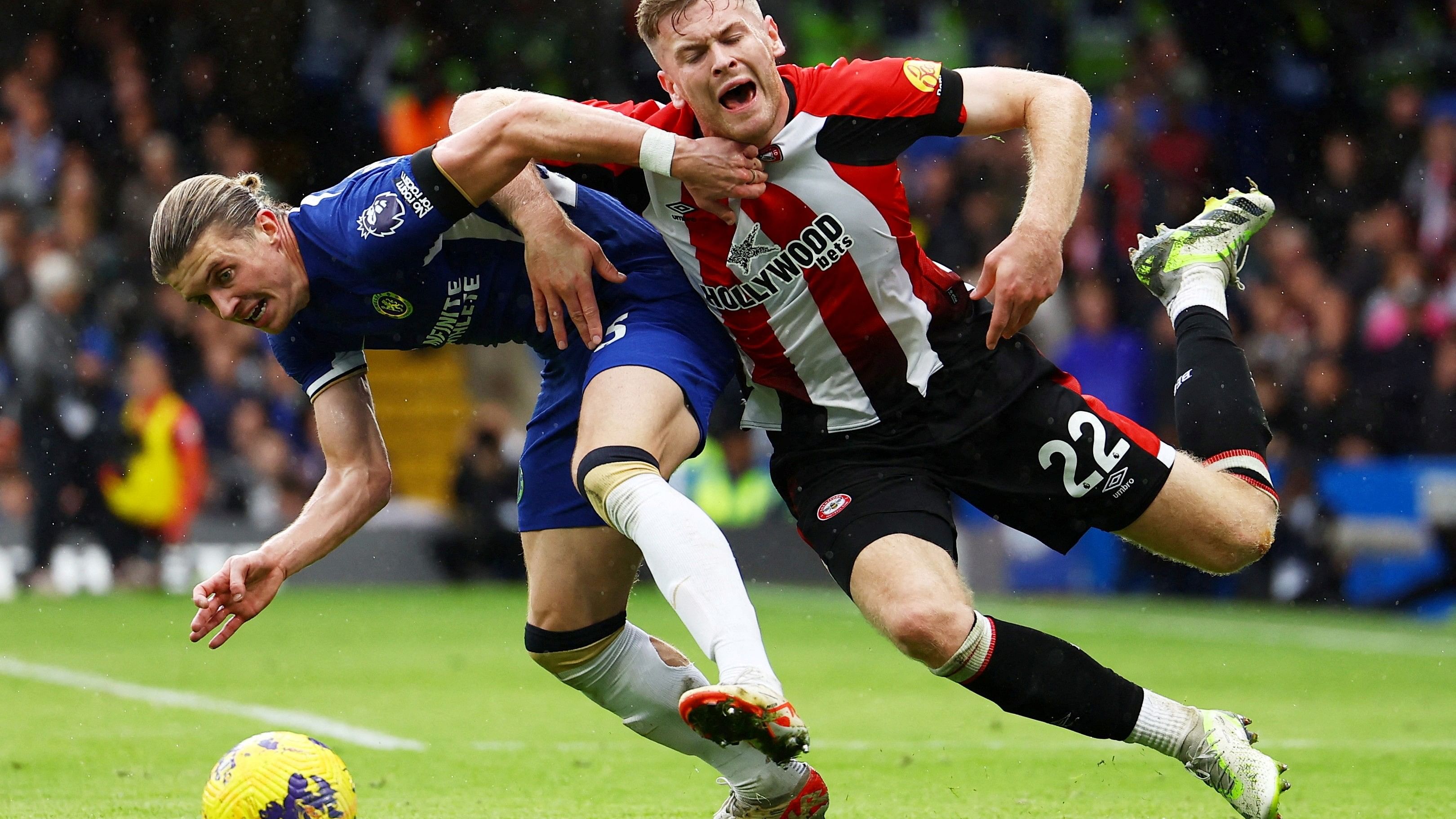 <div class="paragraphs"><p>Brentford's Nathan Collins in action with Chelsea's Conor Gallagher. </p></div>