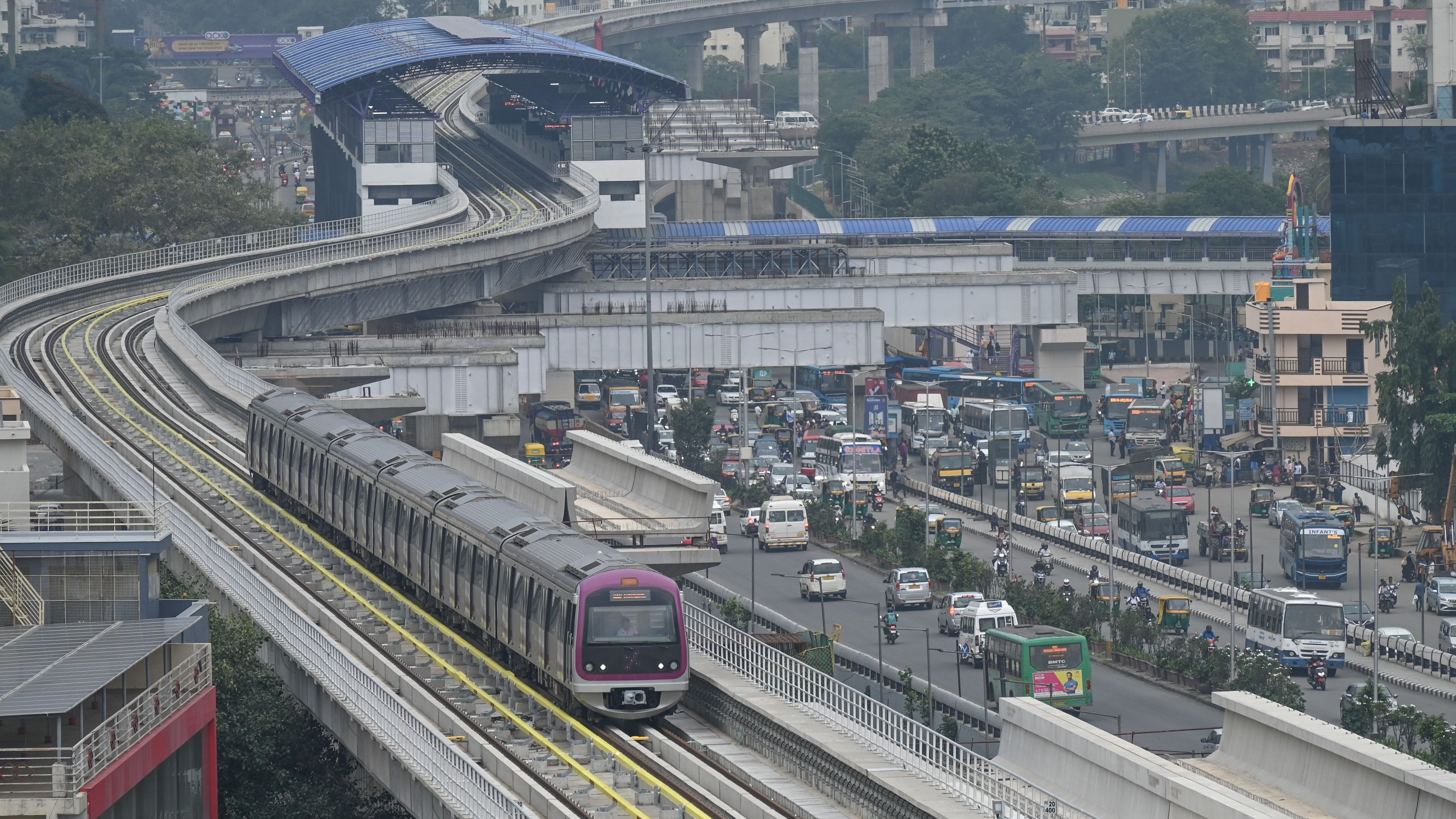 <div class="paragraphs"><p>A metro train leaves the Tin Factory (Benniganahalli) station on Monday after the Purple Line became fully operational. </p></div>