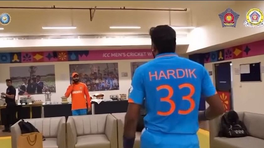 <div class="paragraphs"><p>Hardik Pandya is seen interacting with teammate Ravindra Jadeja.</p></div>