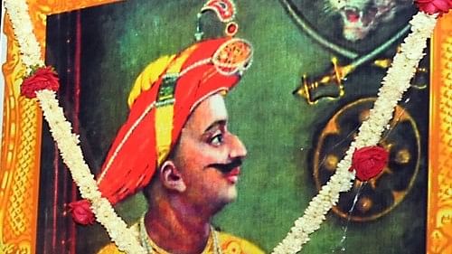 <div class="paragraphs"><p>DYFI objected to the notice, stating that it will not remove the cut-out of Tipu Sultan.</p><p><br></p></div>