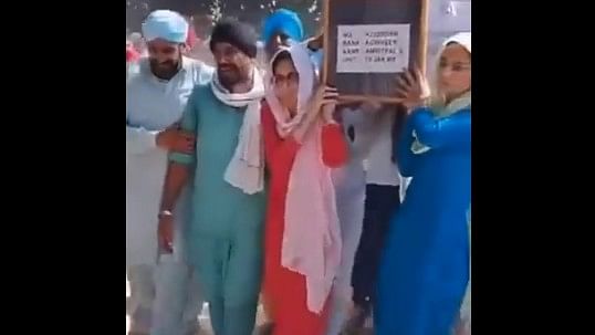 <div class="paragraphs"><p>Mortal remains of Agniveer Amritpal Singh being carried by his family for cremation.&nbsp;</p></div>
