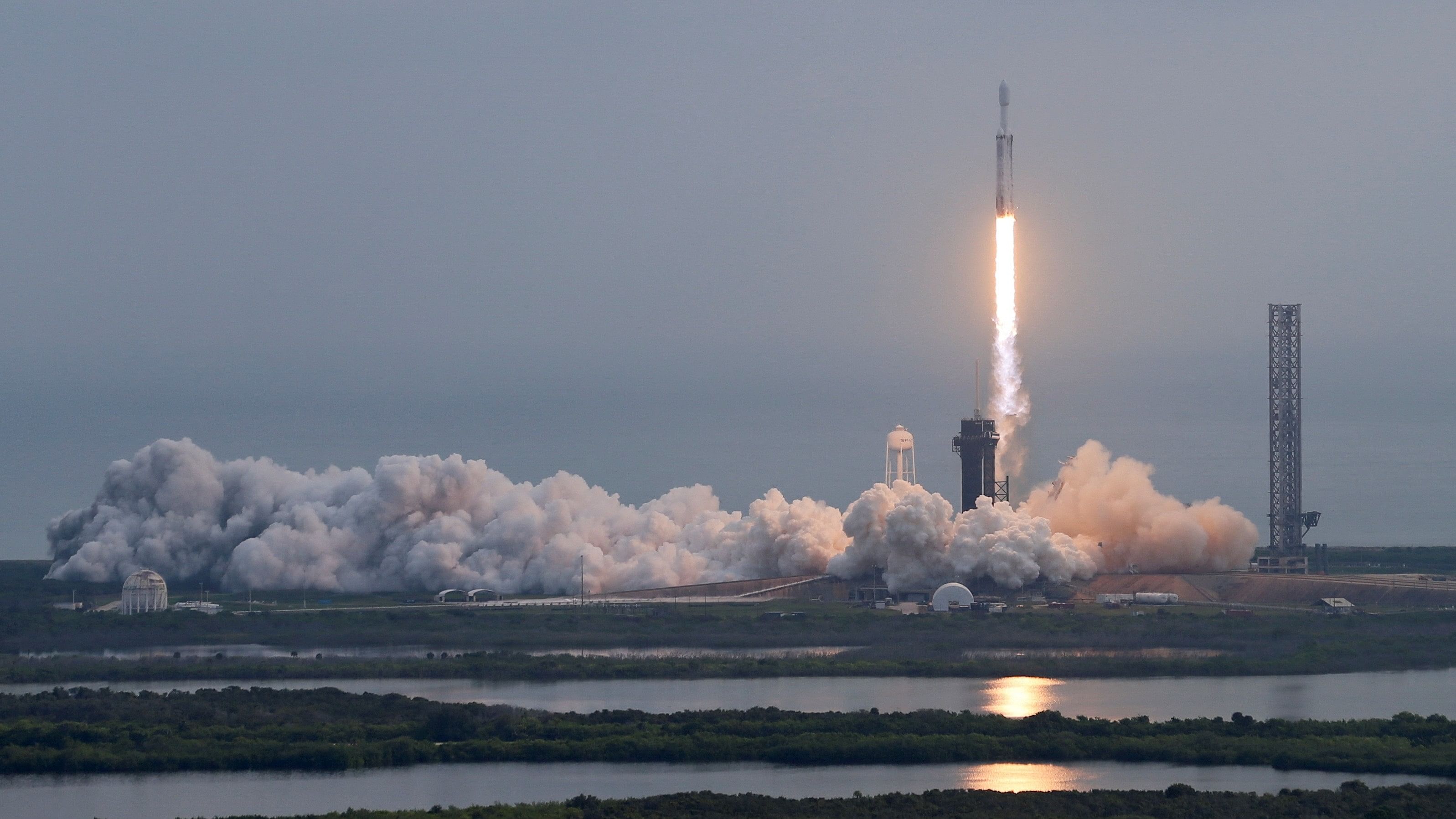 <div class="paragraphs"><p>A SpaceX Falcon Heavy rocket lifts off carrying a NASA spacecraft to investigate the Psyche asteroid from the Kennedy Space Center in Cape Canaveral, Florida</p></div>