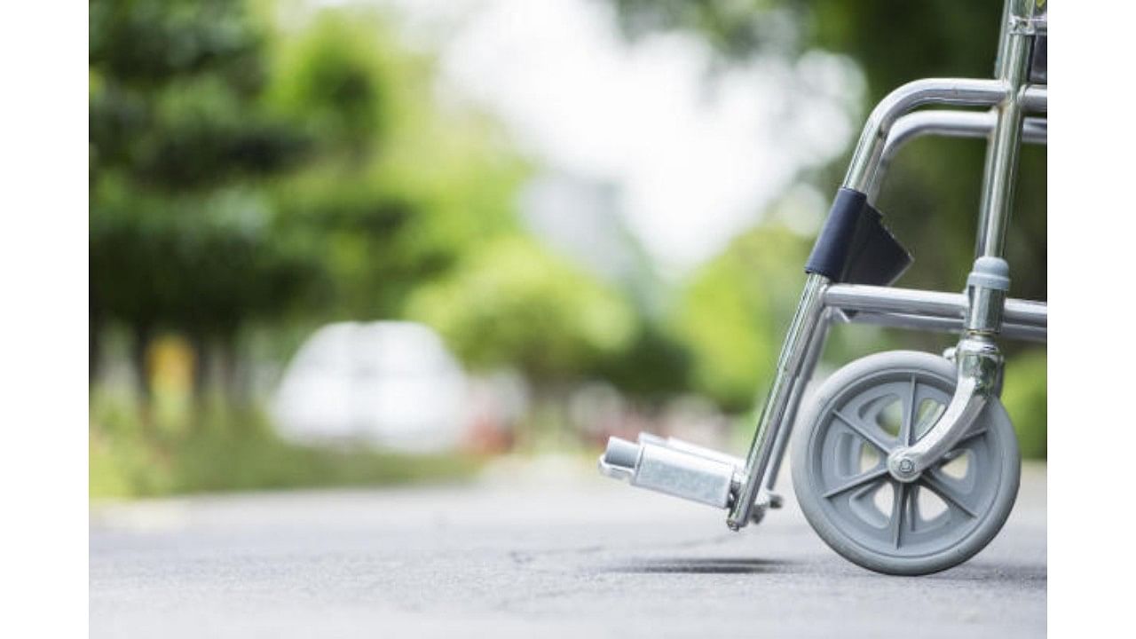 <div class="paragraphs"><p>Representative image of a wheelchair.</p></div>