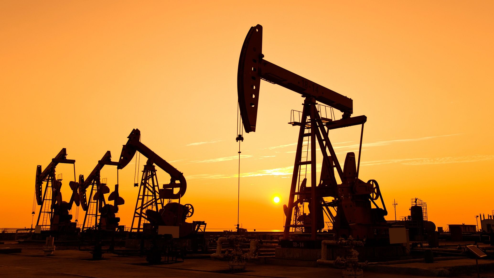 <div class="paragraphs"><p>Representative image of an oil field. </p></div>