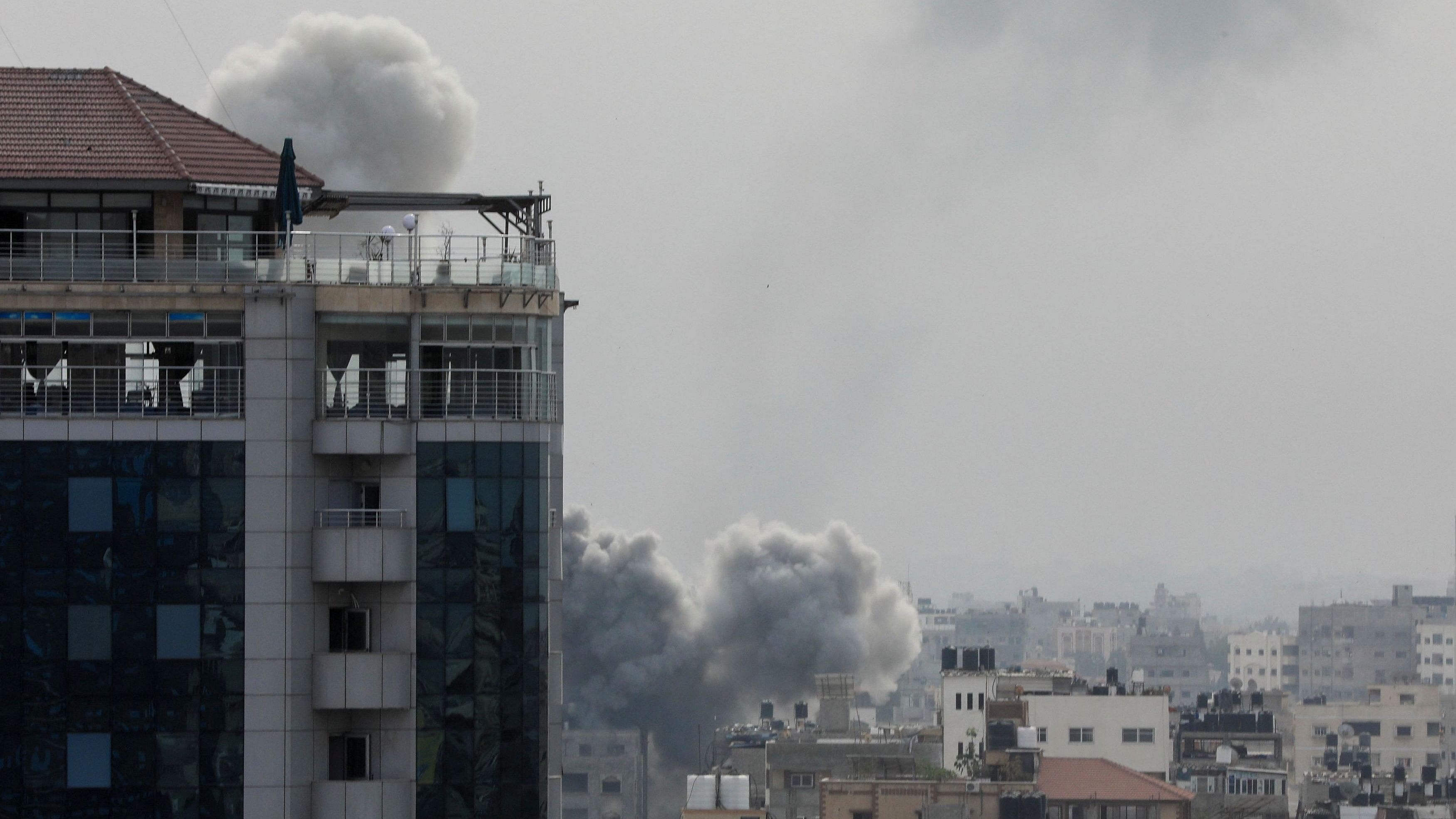 <div class="paragraphs"><p>Plumes of smoke rise during Israeli strikes, amid the ongoing conflict between Israel and Palestinian Islamist group Hamas, in Gaza City.</p></div>