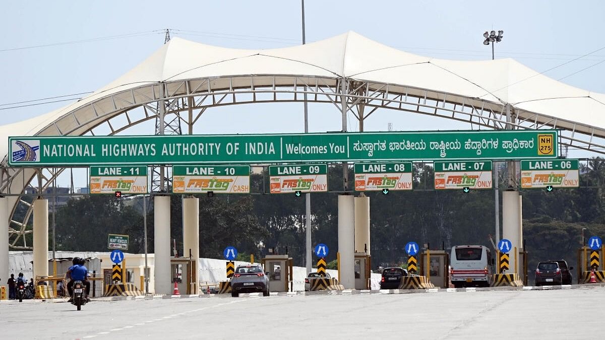 The NHAI is working to instal the ANPR cameras at the 89 entry/exit points of the expressway and will likely remove all toll plazas. Credit: DH Photo