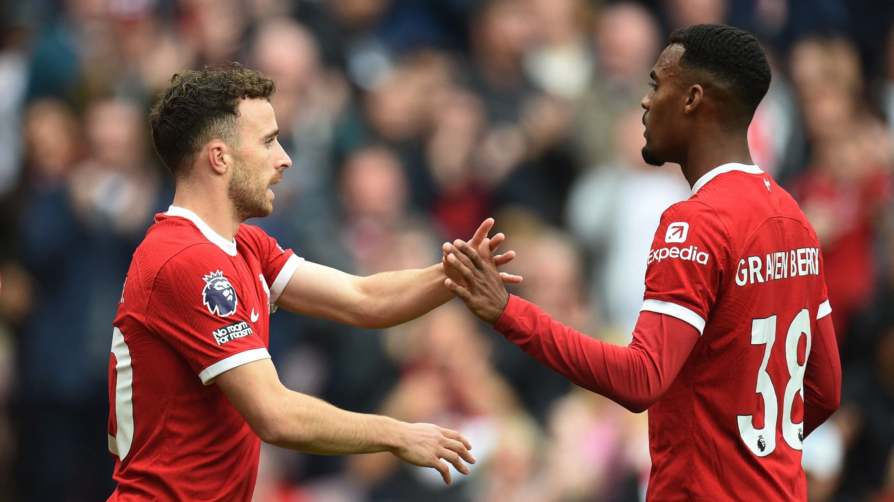 <div class="paragraphs"><p>Diogo Jota celebrates scoring their third goal with teammate Ryan Gravenberch.</p></div>