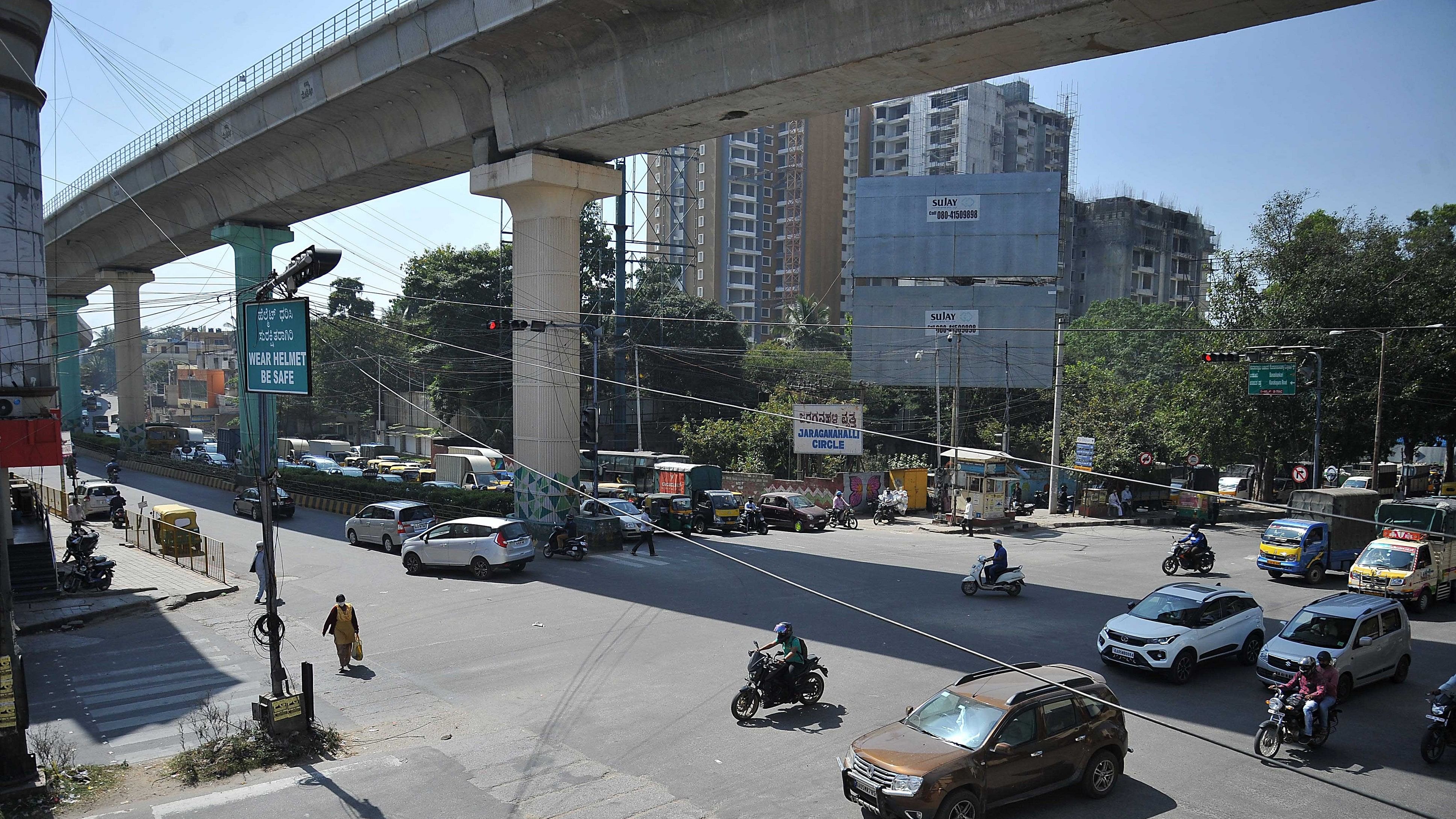 <div class="paragraphs"><p>The BBMP’s new plan to build a flyover at Sarakki Junction from Banashankari temple runs contradictory to its road-metro corridor plan.&nbsp;</p></div>