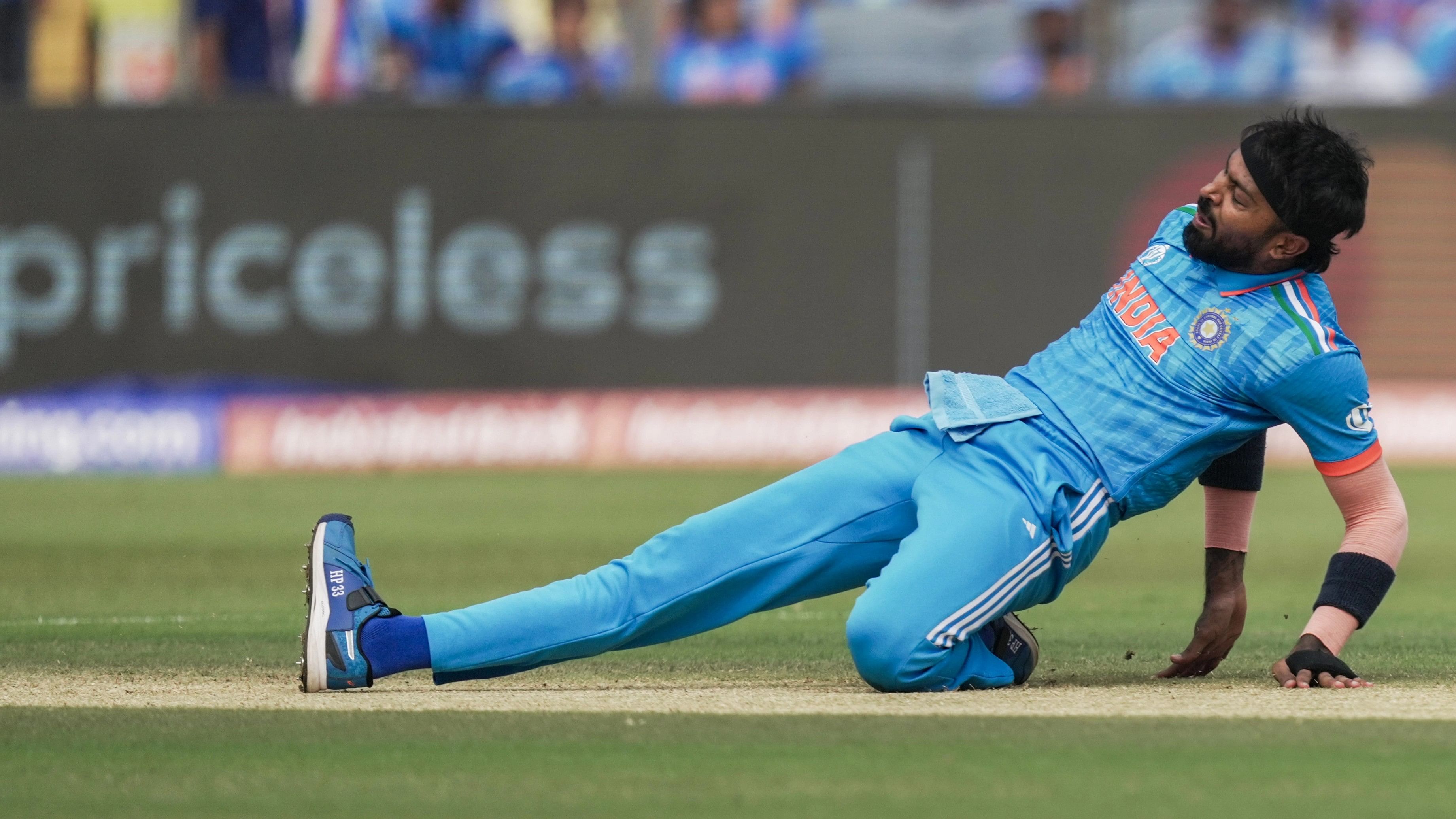 <div class="paragraphs"><p>Hardik Pandya attempts to stop the ball during the ICC Men's Cricket World Cup 2023 match between India and Bangladesh.</p></div>