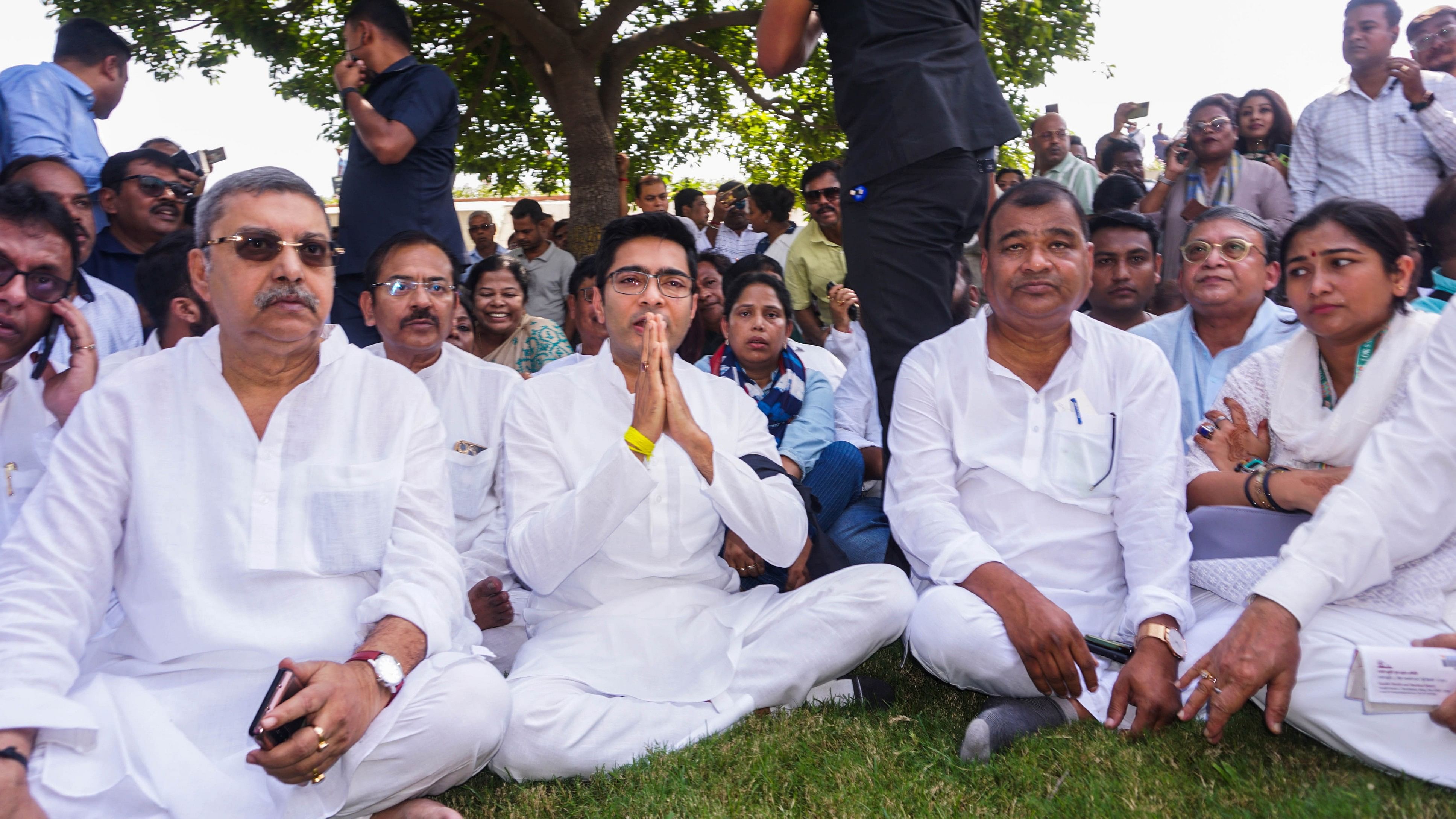 <div class="paragraphs"><p>TMC General Secretary Abhishek Banerjee along with party leaders during their protest against BJP-led Central government over alleged apathy towards Bengal, in New Delhi, Monday, Oct. 2, 2023.</p></div>